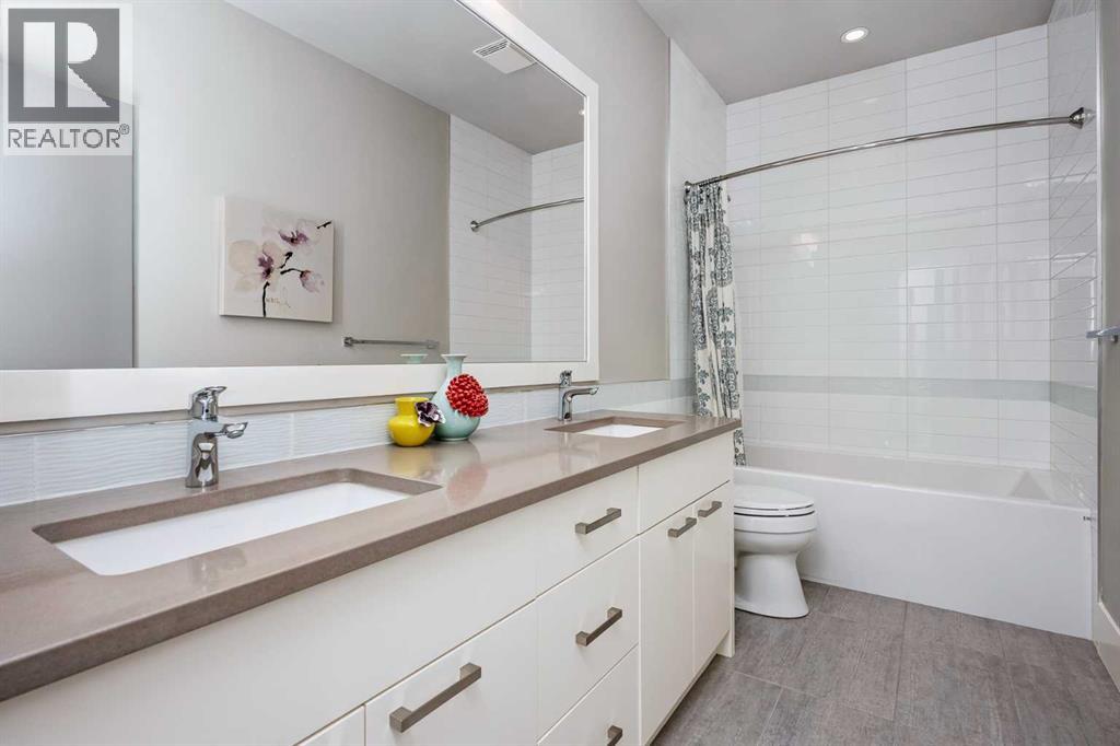 5024 21 Street SW - 34