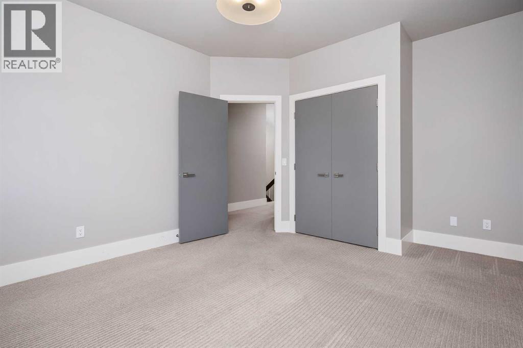5024 21 Street SW - 31
