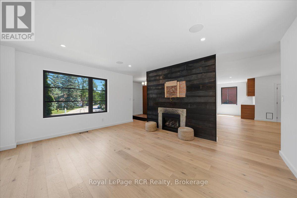 400 2ND AVENUE W - Image 25