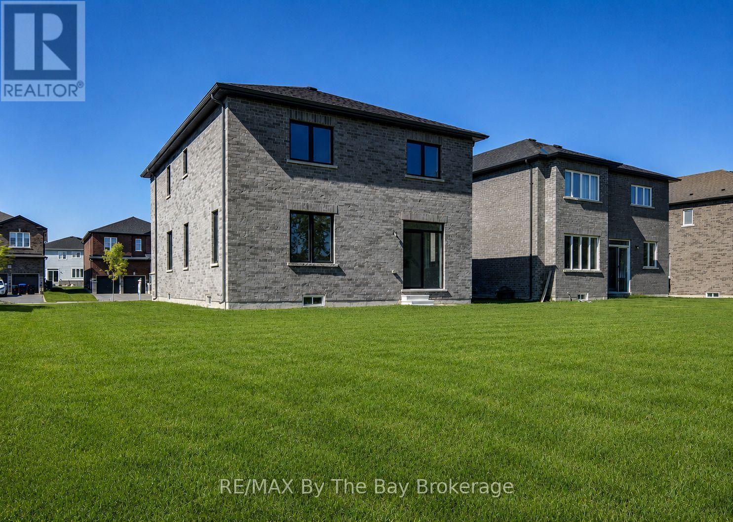 64 AMBER DRIVE - 33