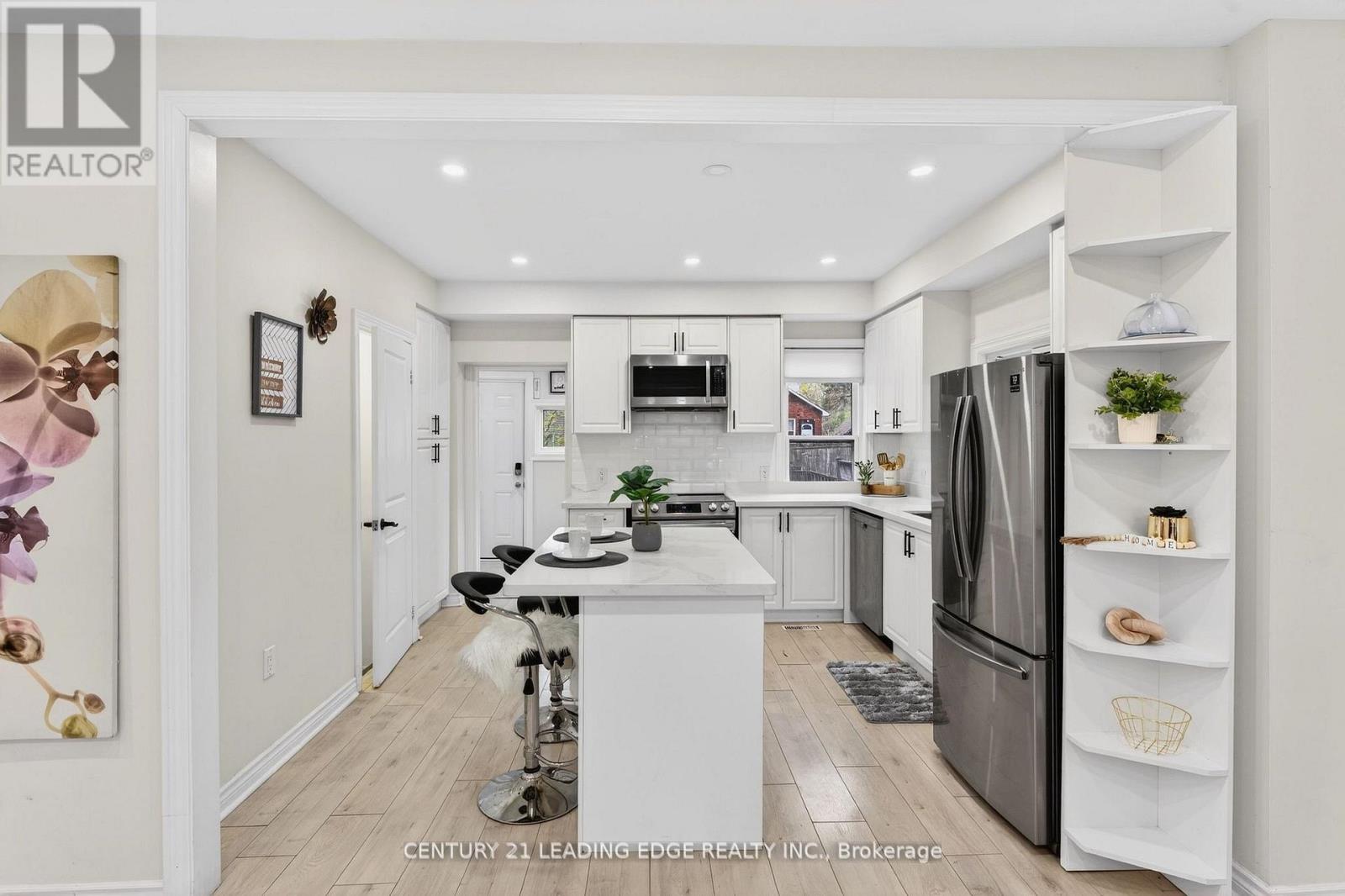 90 PARK ROAD S - 12