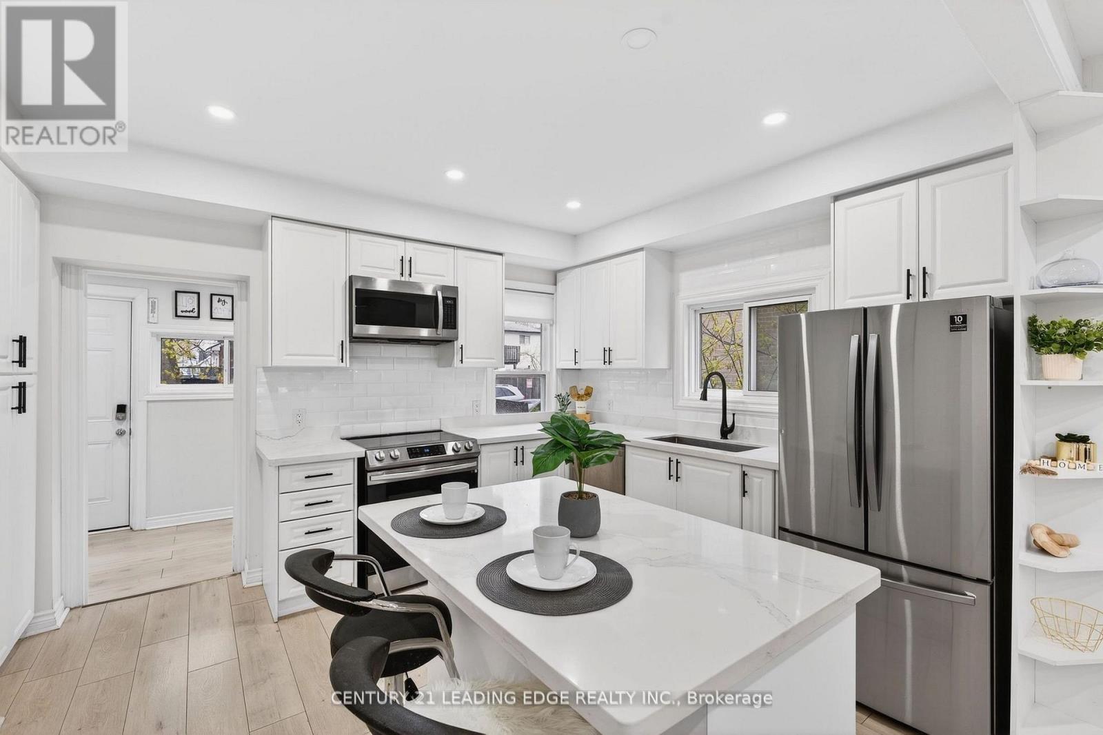 90 PARK ROAD S - 13