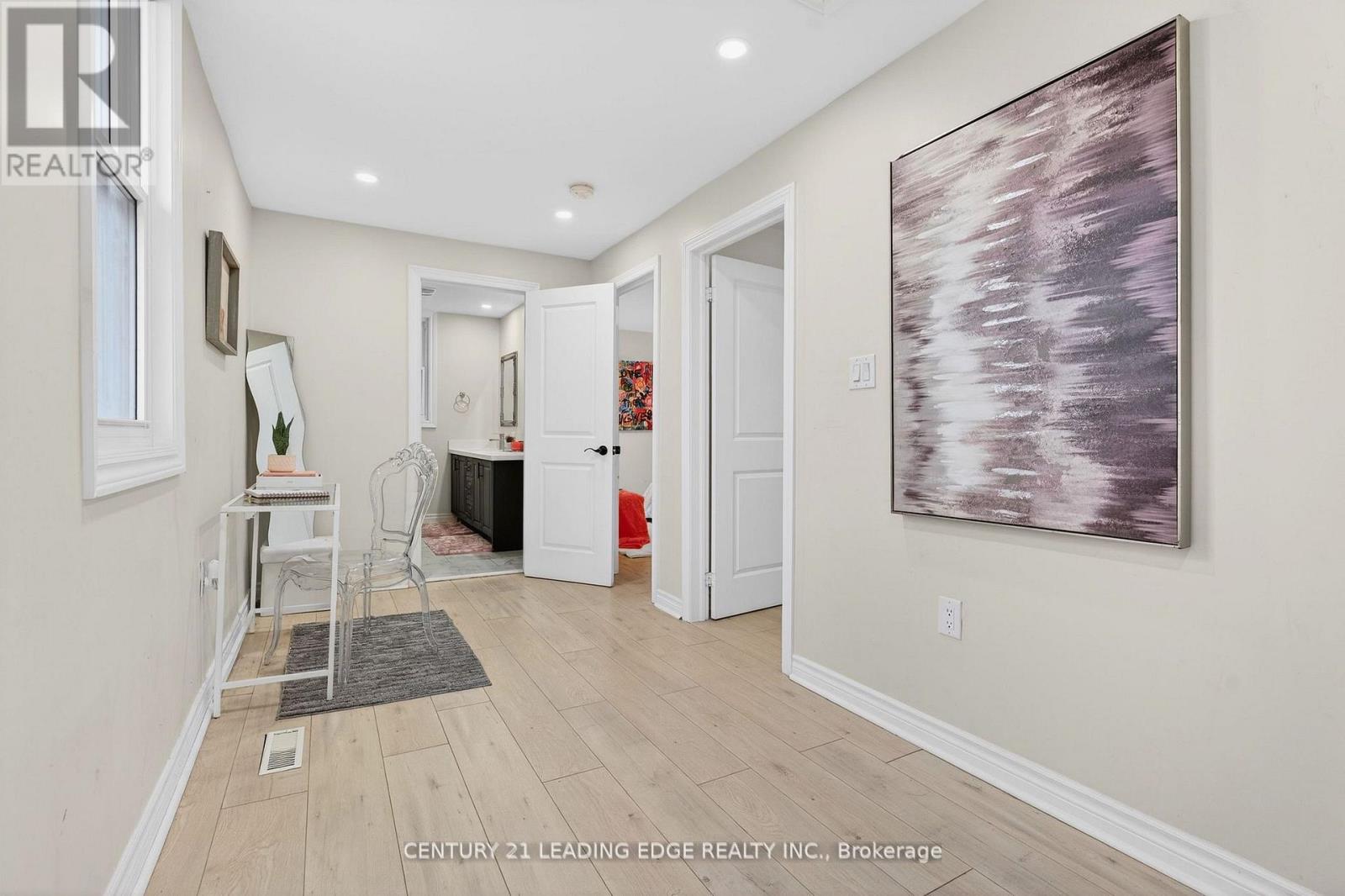 90 PARK ROAD S - 23