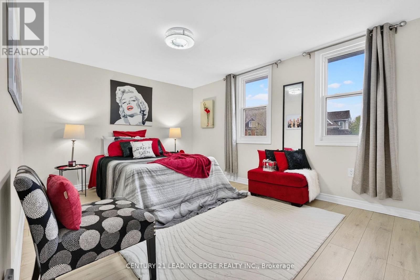 90 PARK ROAD S - 25