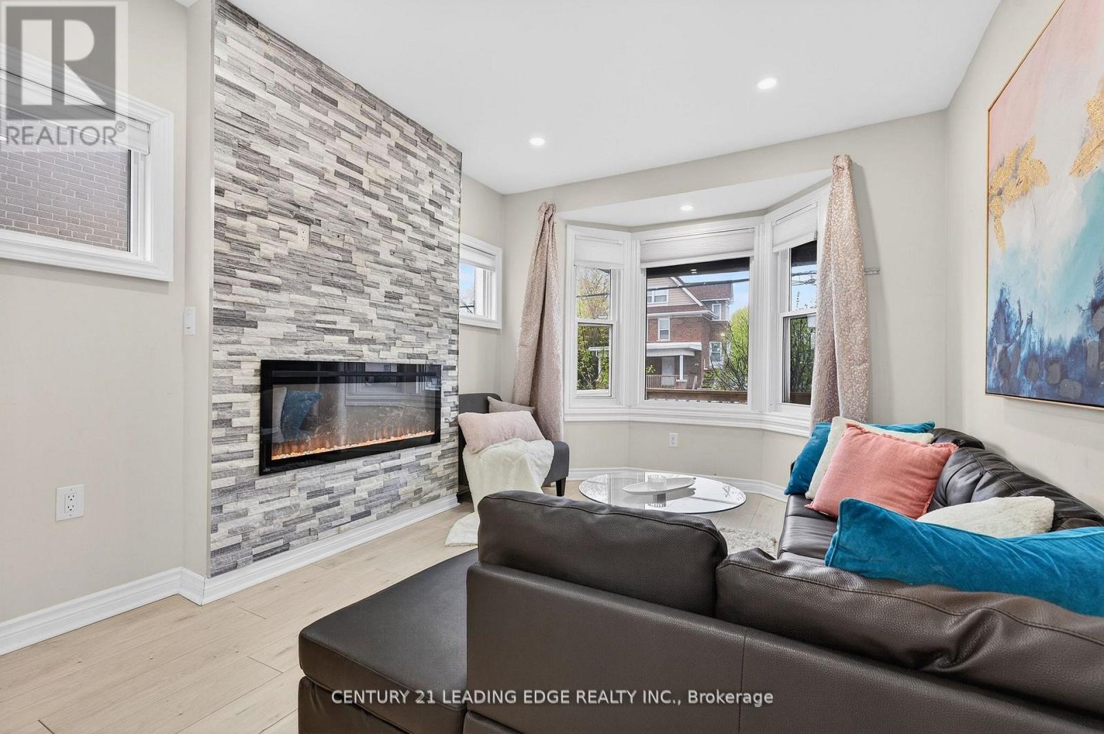 90 PARK ROAD S - 19