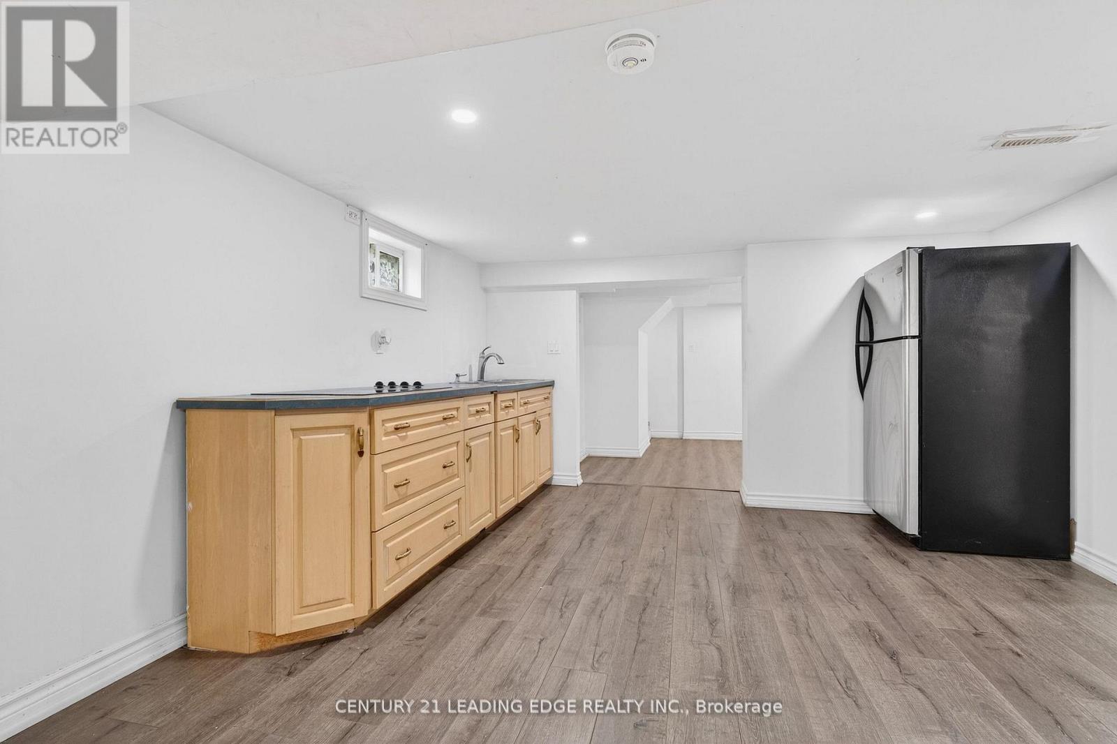 90 PARK ROAD S - 42