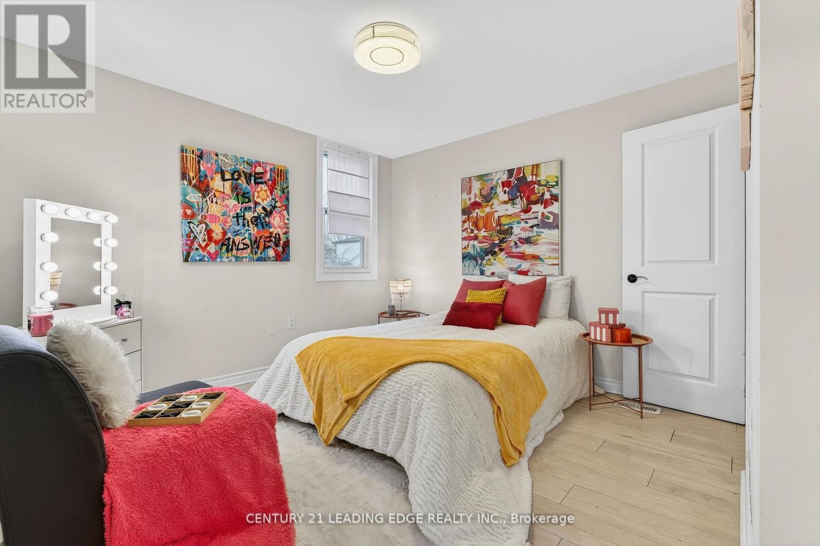 90 PARK ROAD S - 31
