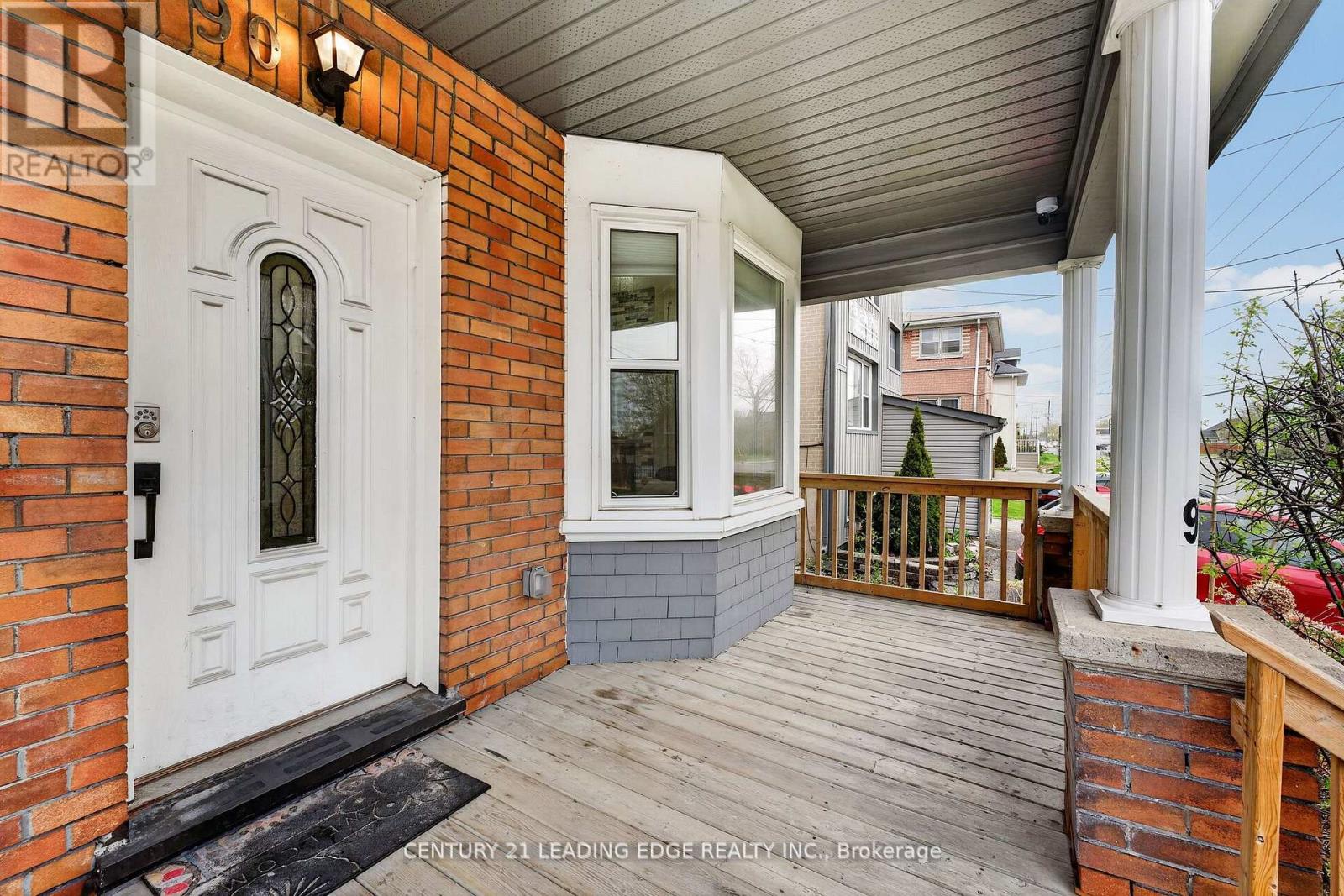 90 PARK ROAD S - 3