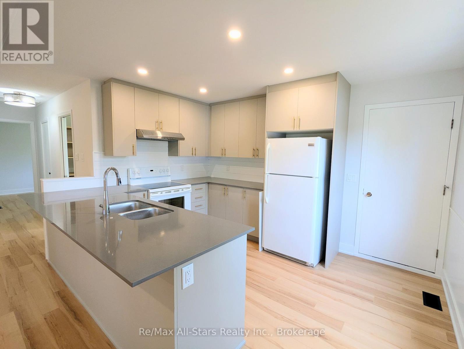 1886 CROFTDALE CRESCENT - 11