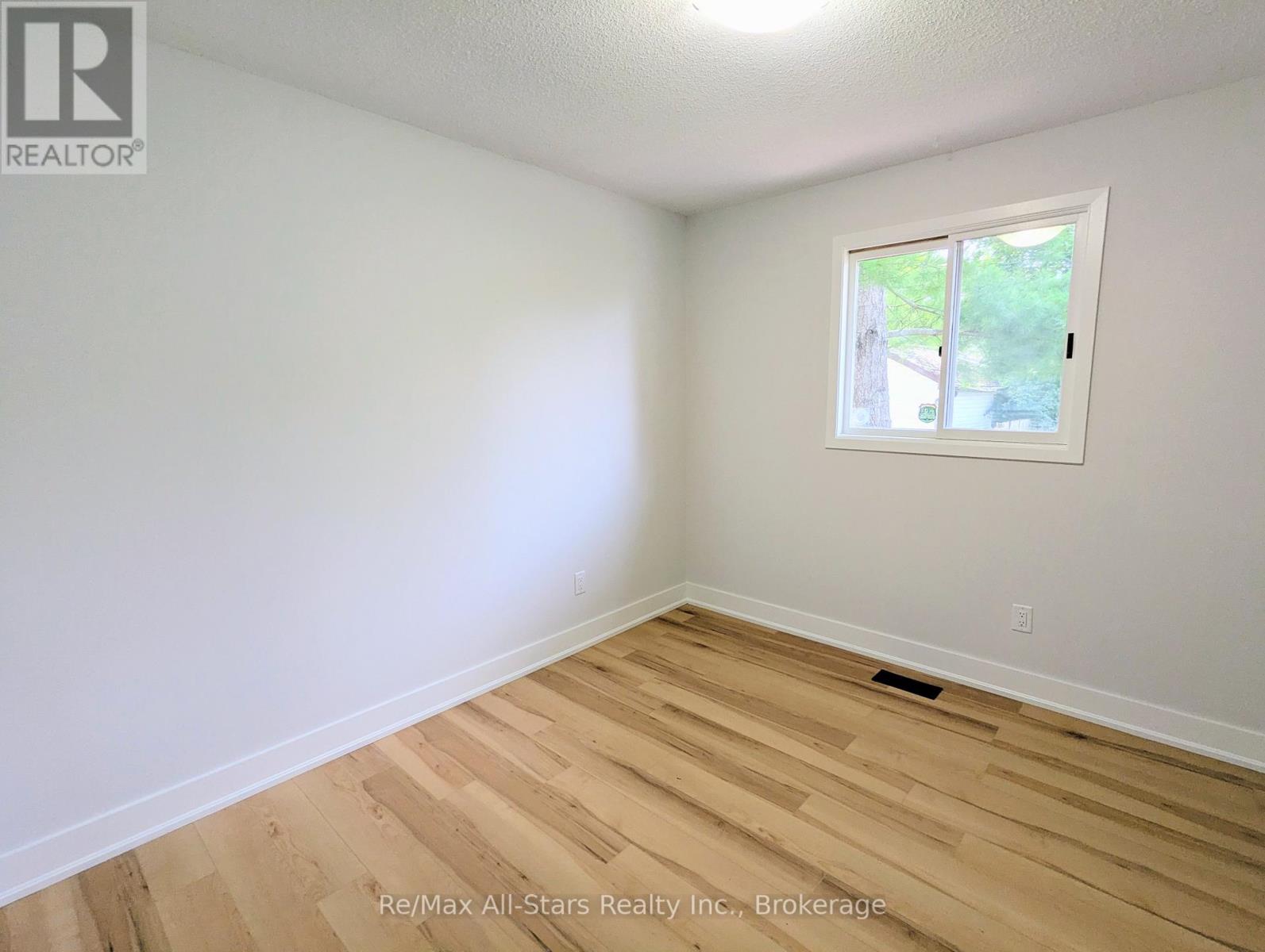 1886 CROFTDALE CRESCENT - 17