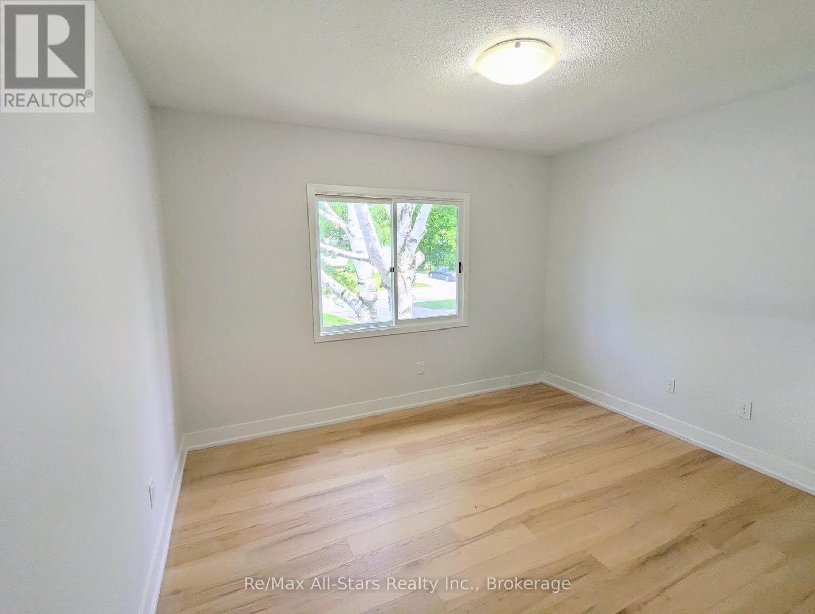 1886 CROFTDALE CRESCENT - 16