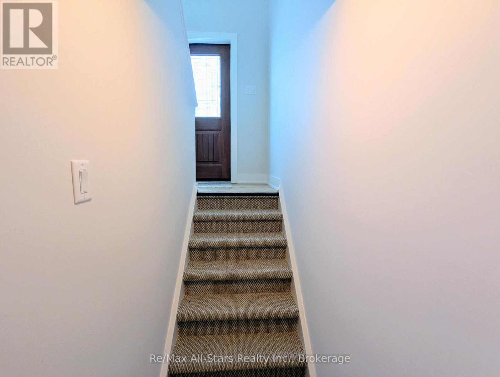 1886 CROFTDALE CRESCENT - 19