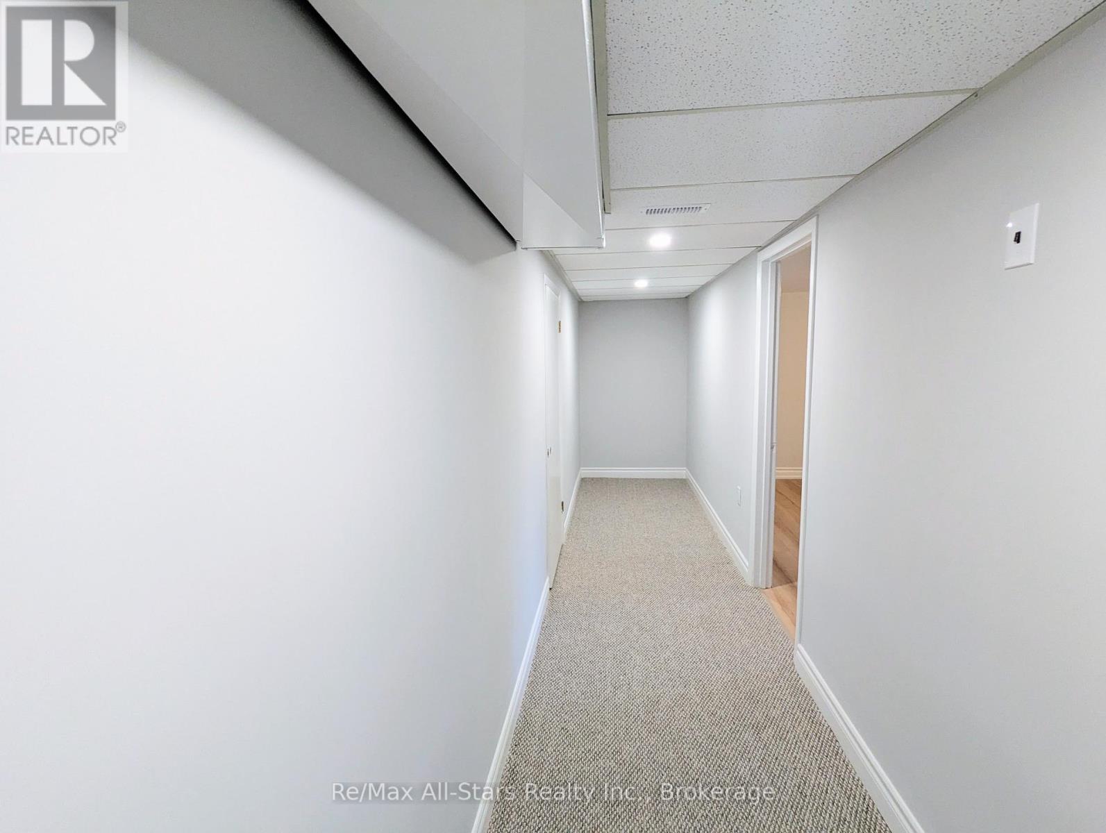 1886 CROFTDALE CRESCENT - 23