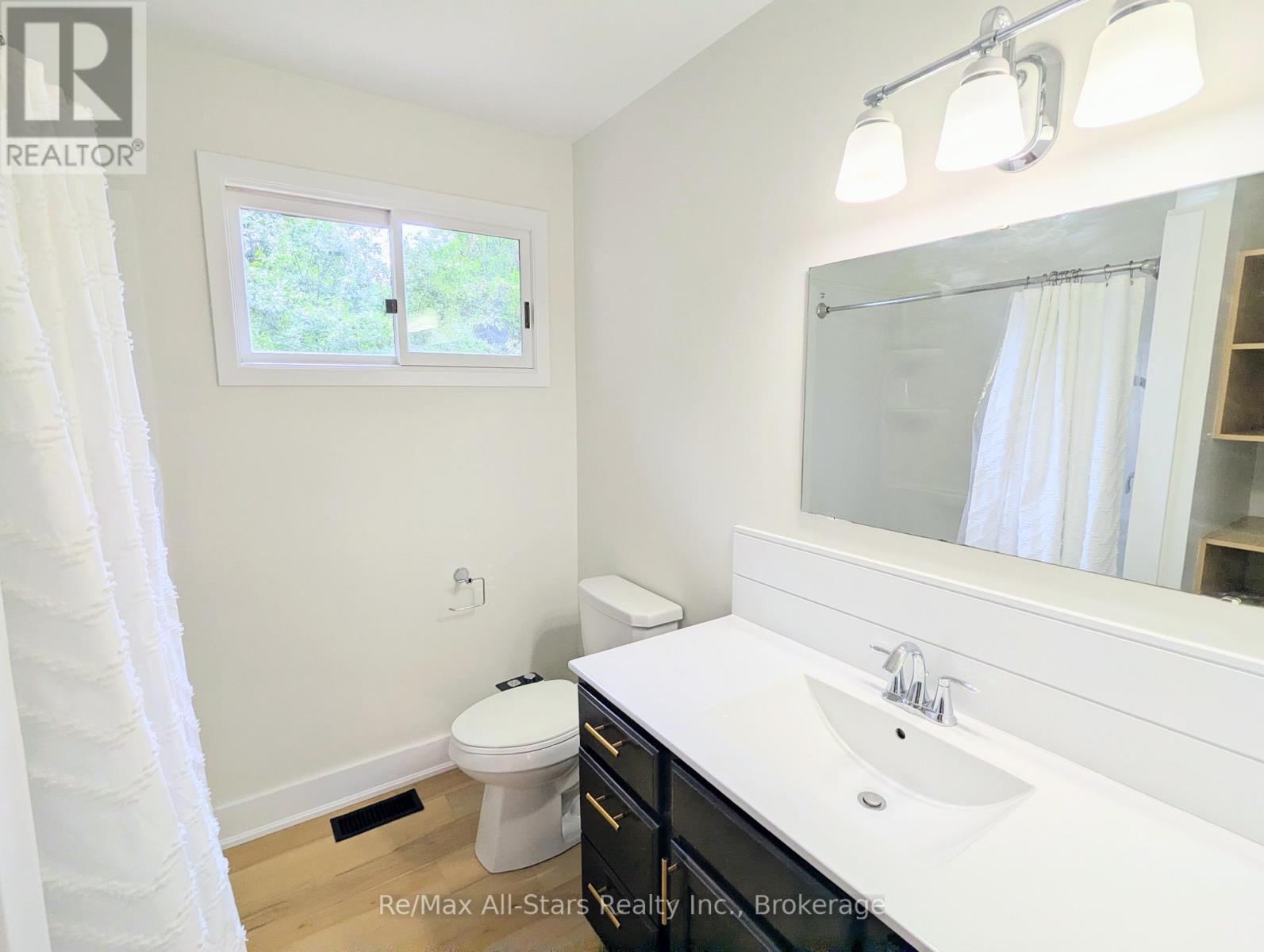 1886 CROFTDALE CRESCENT - 25