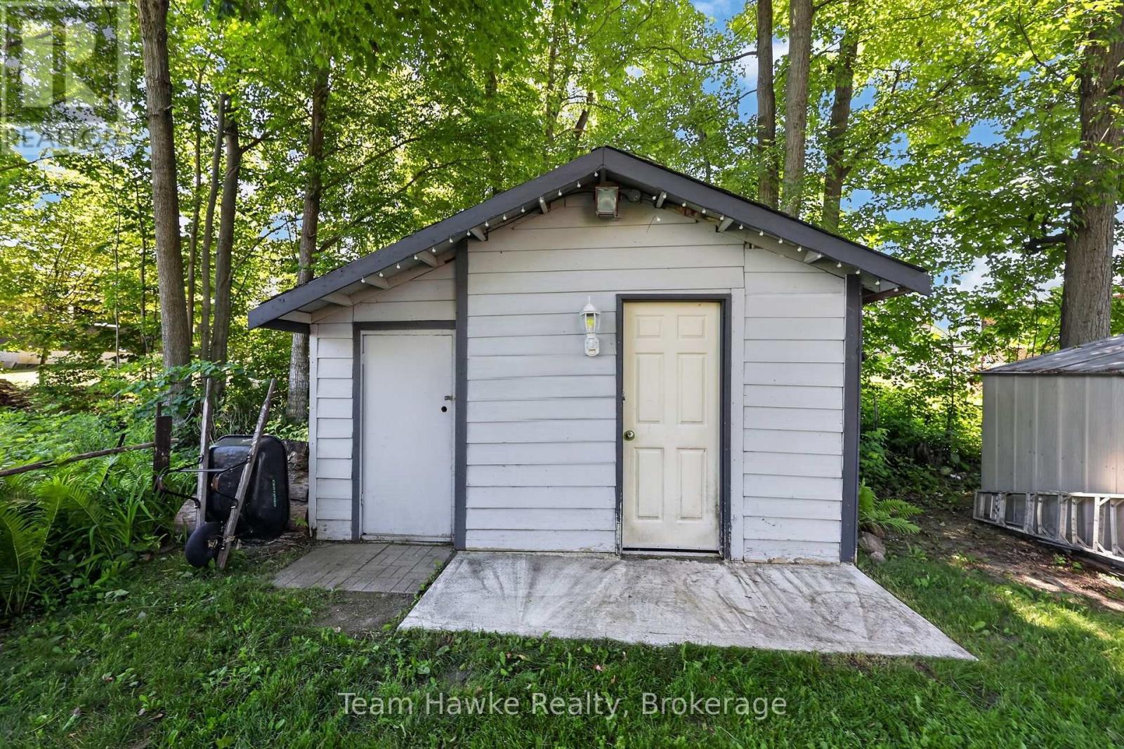 37 BELLEHUMEUR ROAD - 39