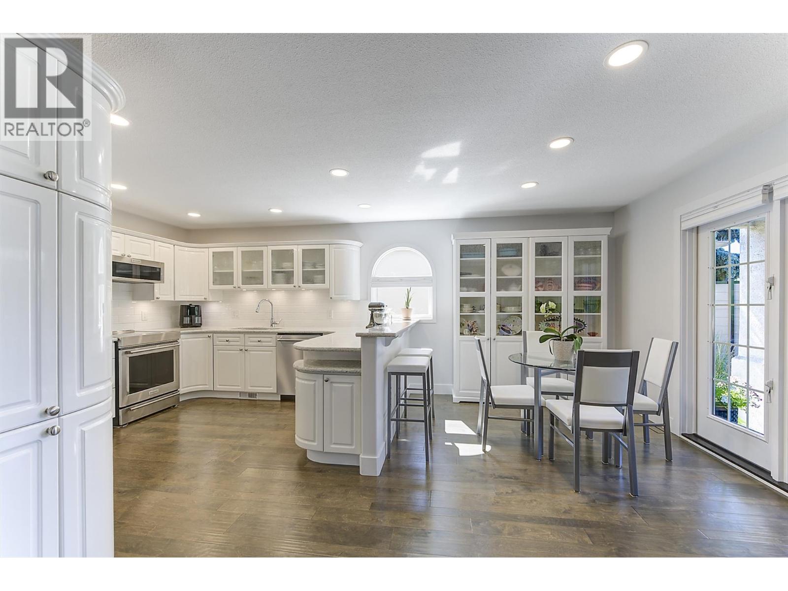 326 650 Lexington Drive, Kelowna