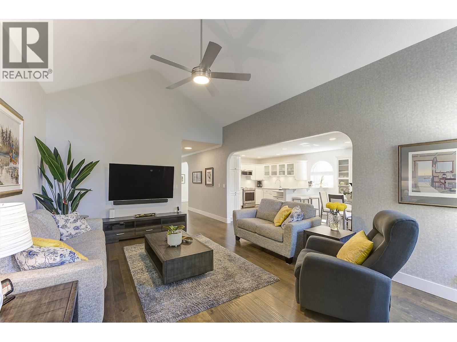 326 650 Lexington Drive, Kelowna