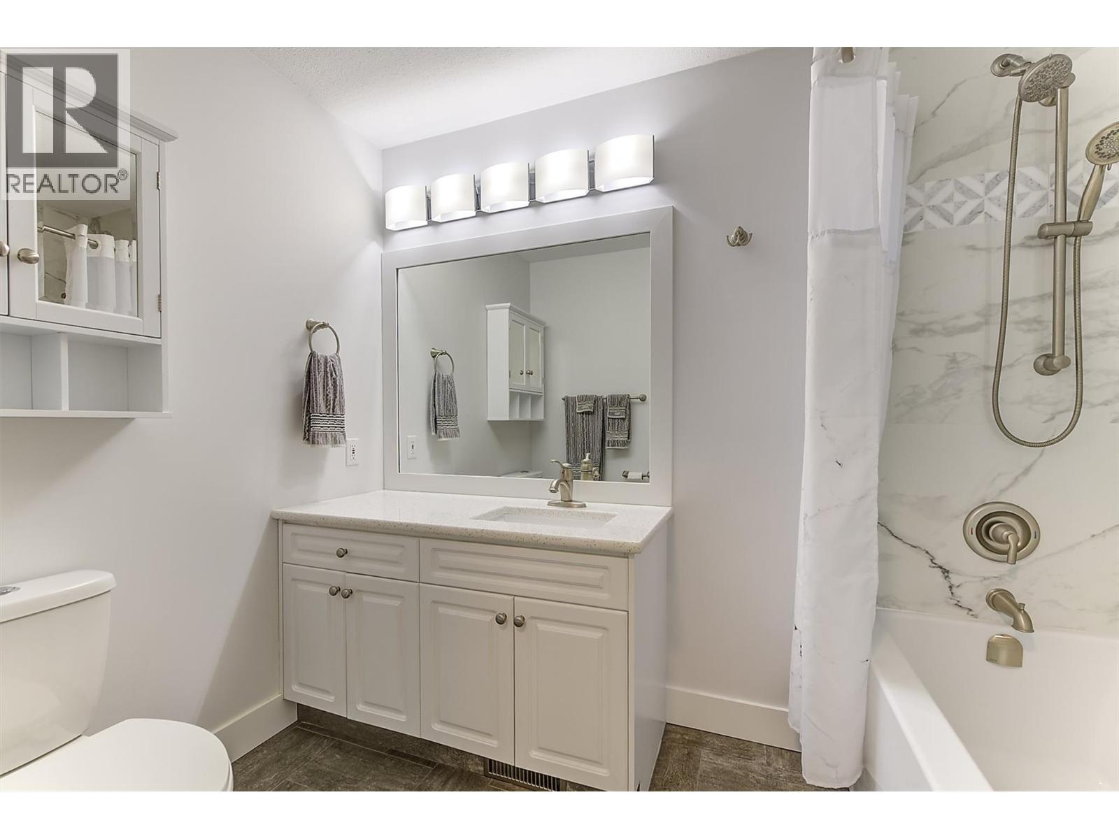 326 650 Lexington Drive, Kelowna