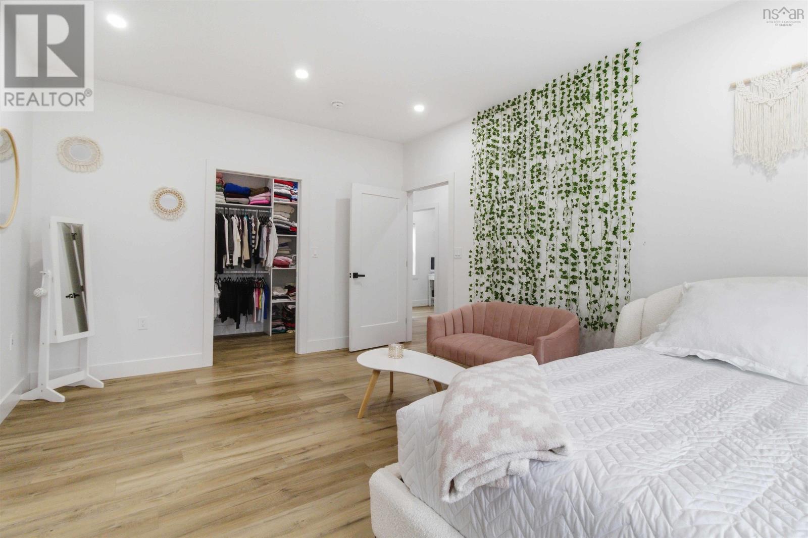 30 Cove Road - 33