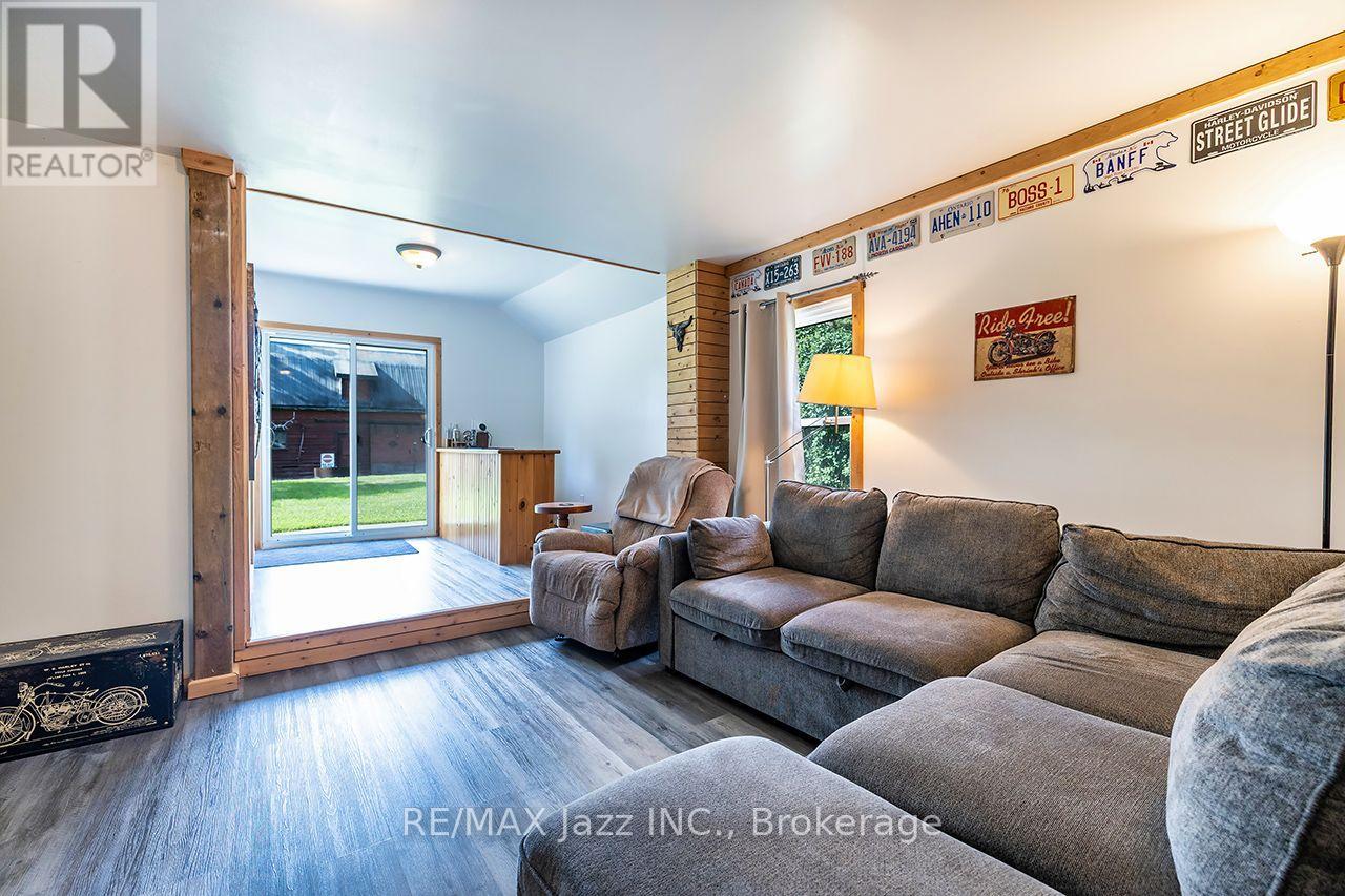 132 KING STREET - 18