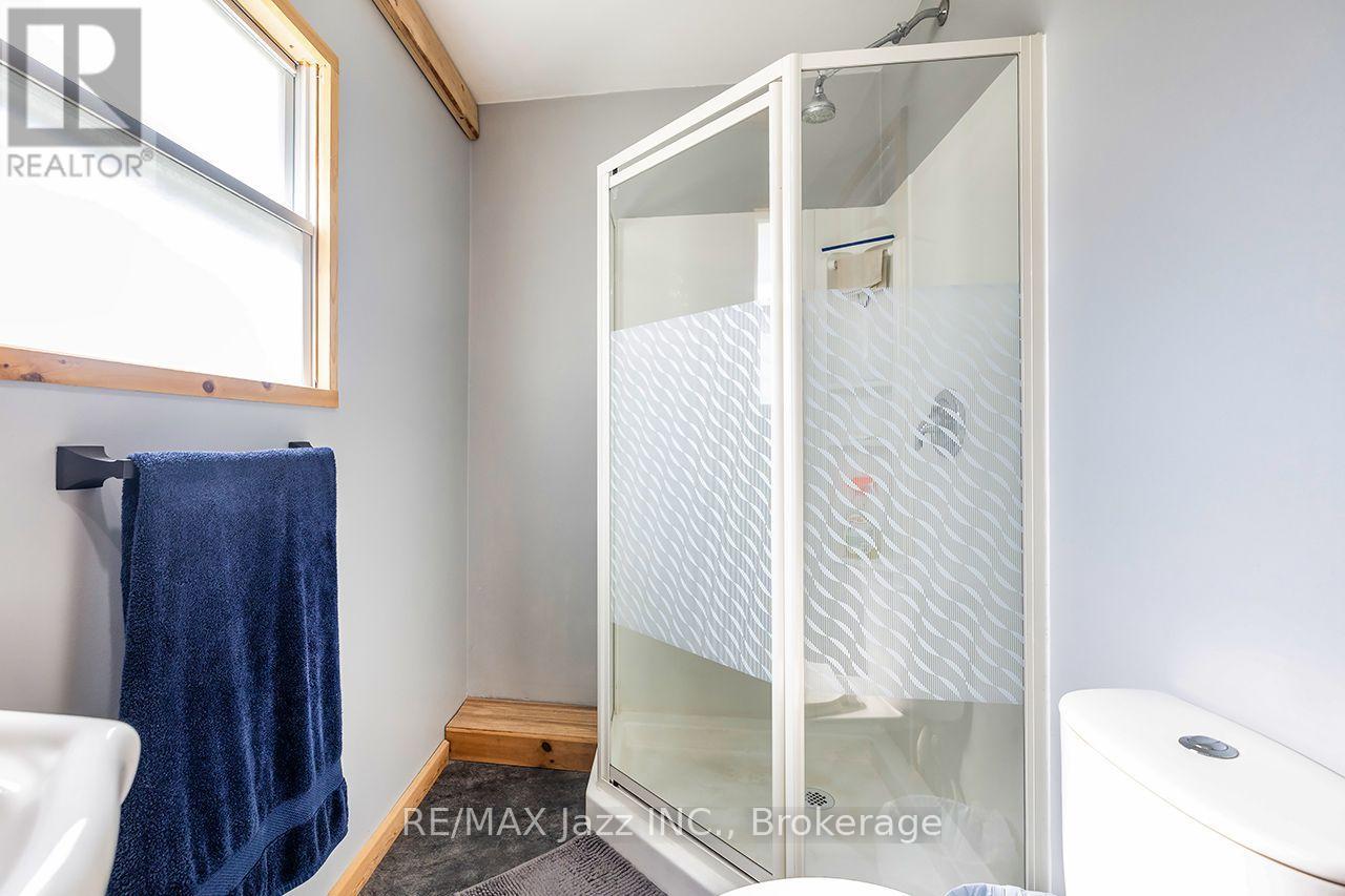 132 KING STREET - 24