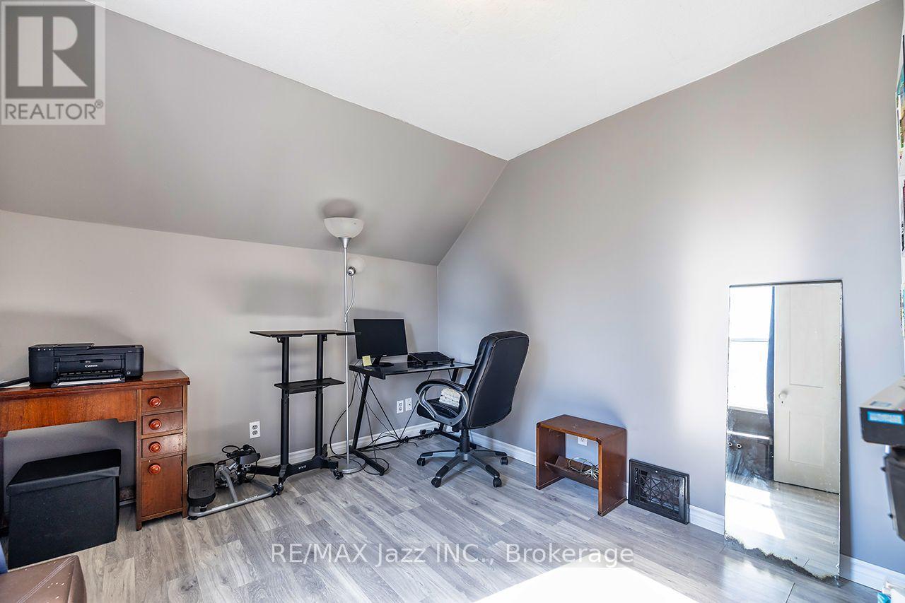 132 KING STREET - 31