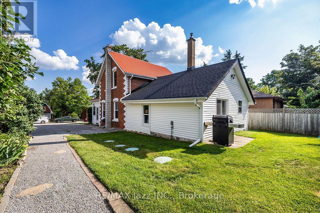 132 KING STREET - 33