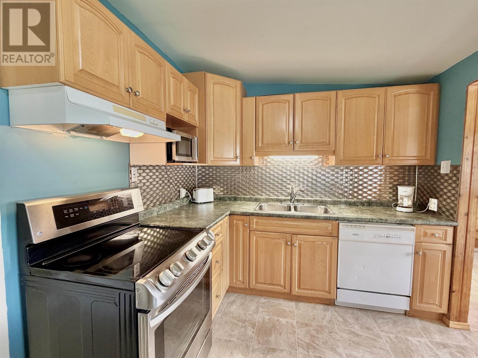 817 SECOND ST S - 3