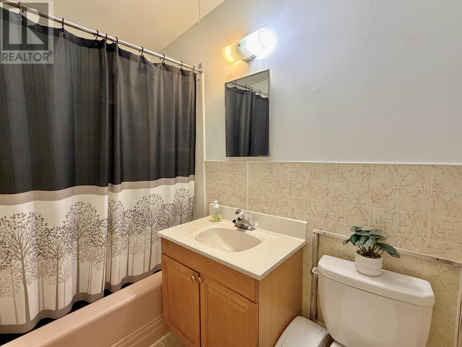 817 SECOND ST S - 16