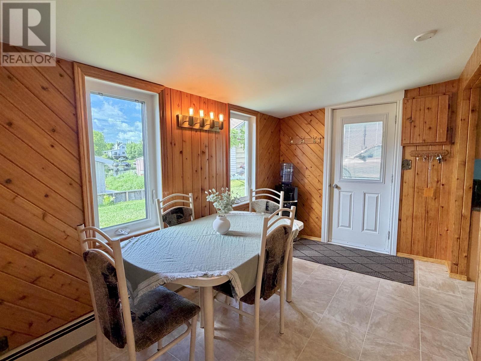 817 SECOND ST S - 5