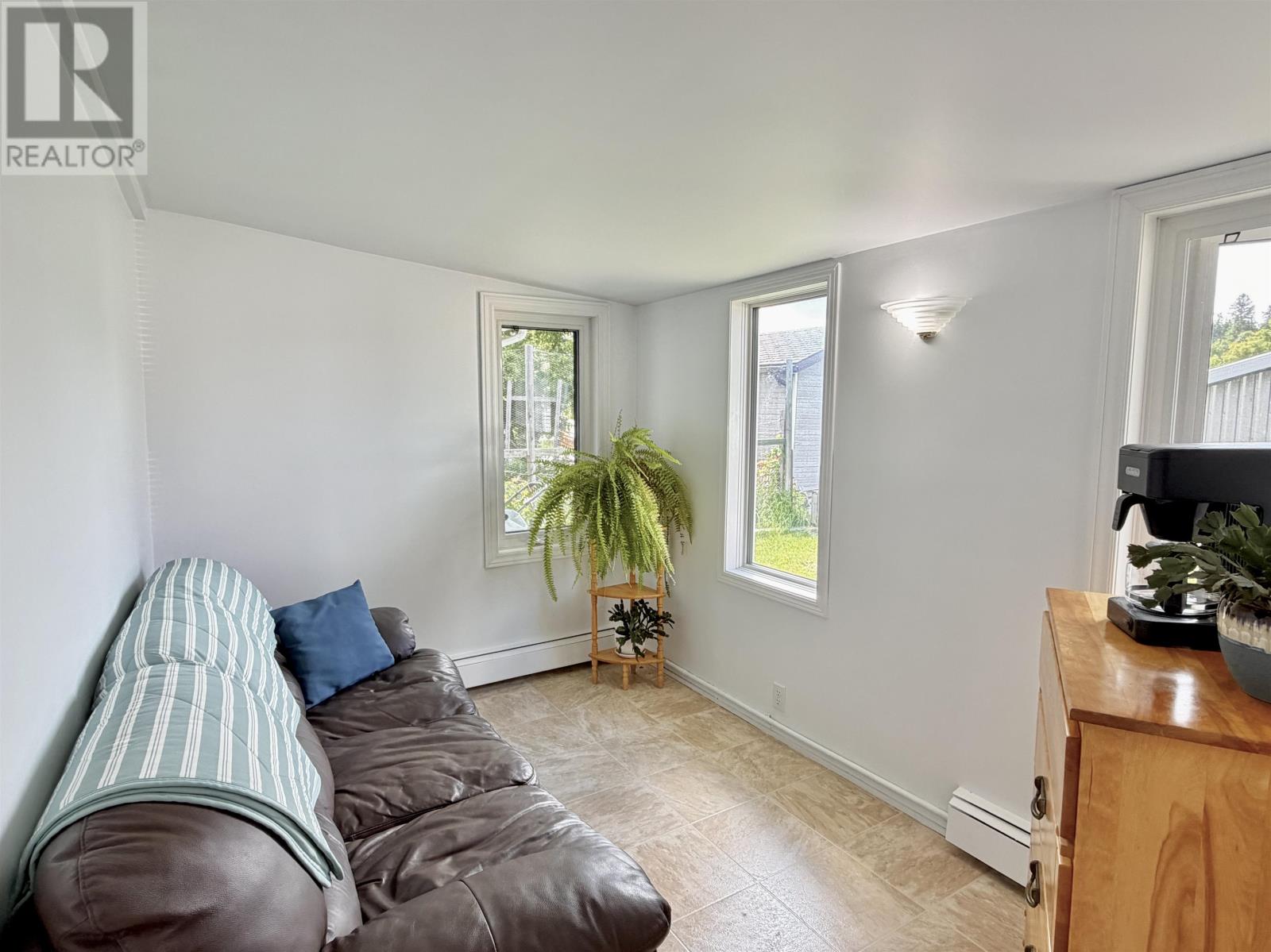 817 SECOND ST S - 9