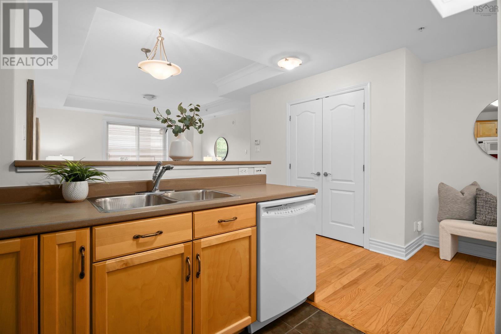 #207 5839 Cunard Street - 19