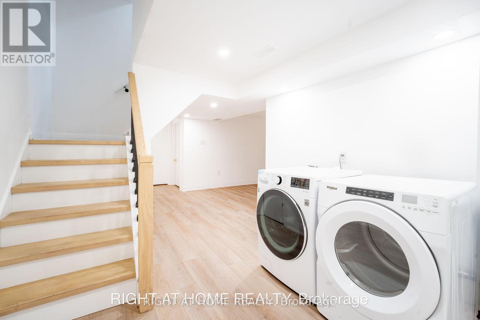 160 OVERBANK DRIVE - 21