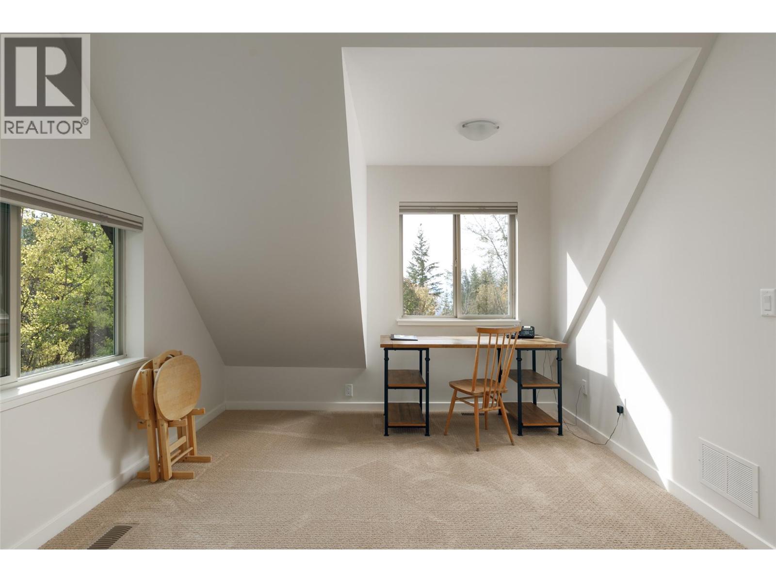 8100/8104 Silver Star Road Road - 83