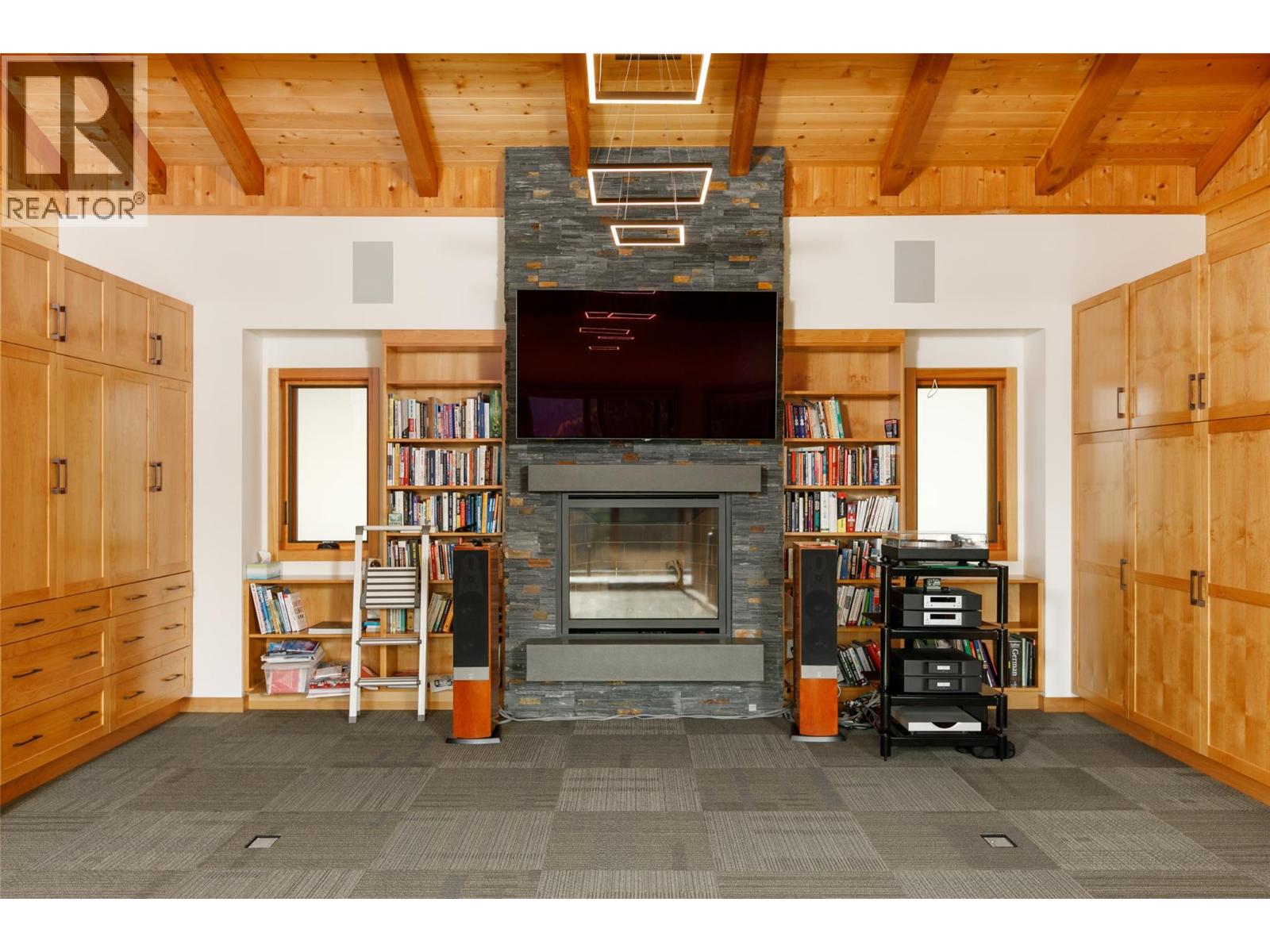 8100/8104 Silver Star Road Road - 52