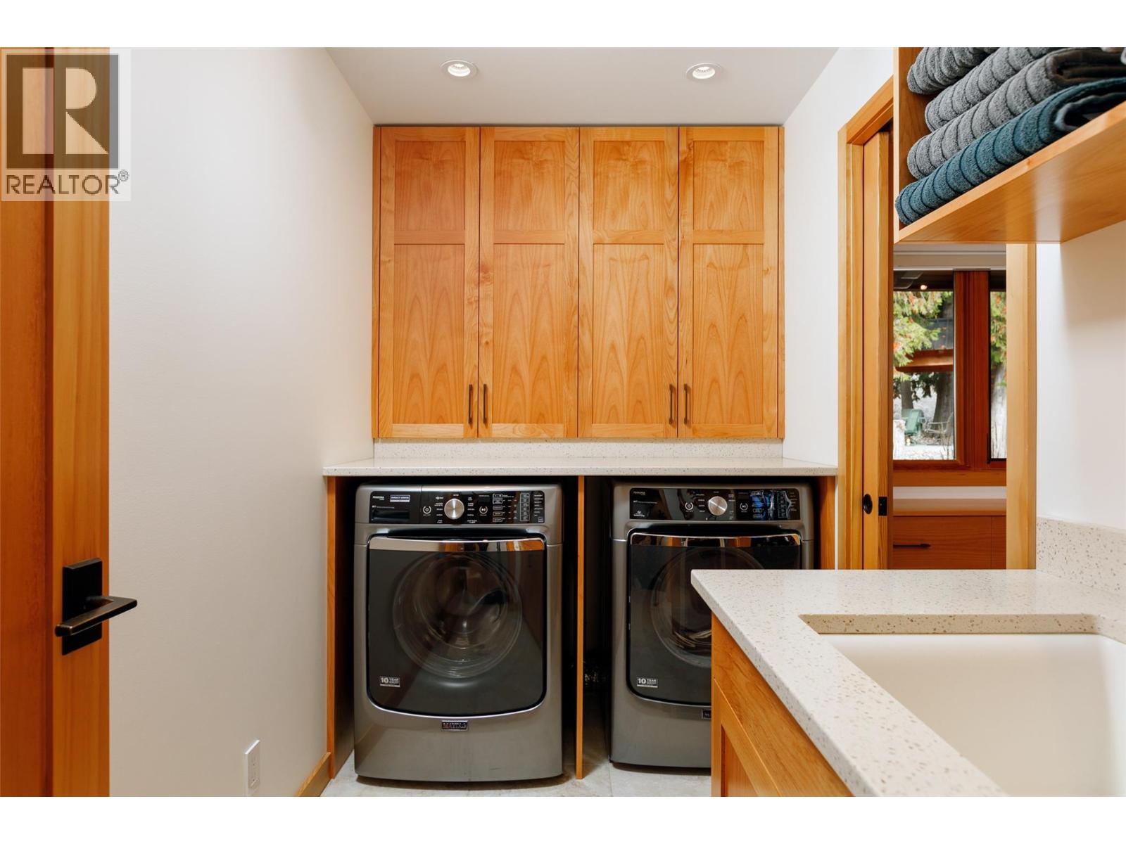 8100/8104 Silver Star Road Road - 55