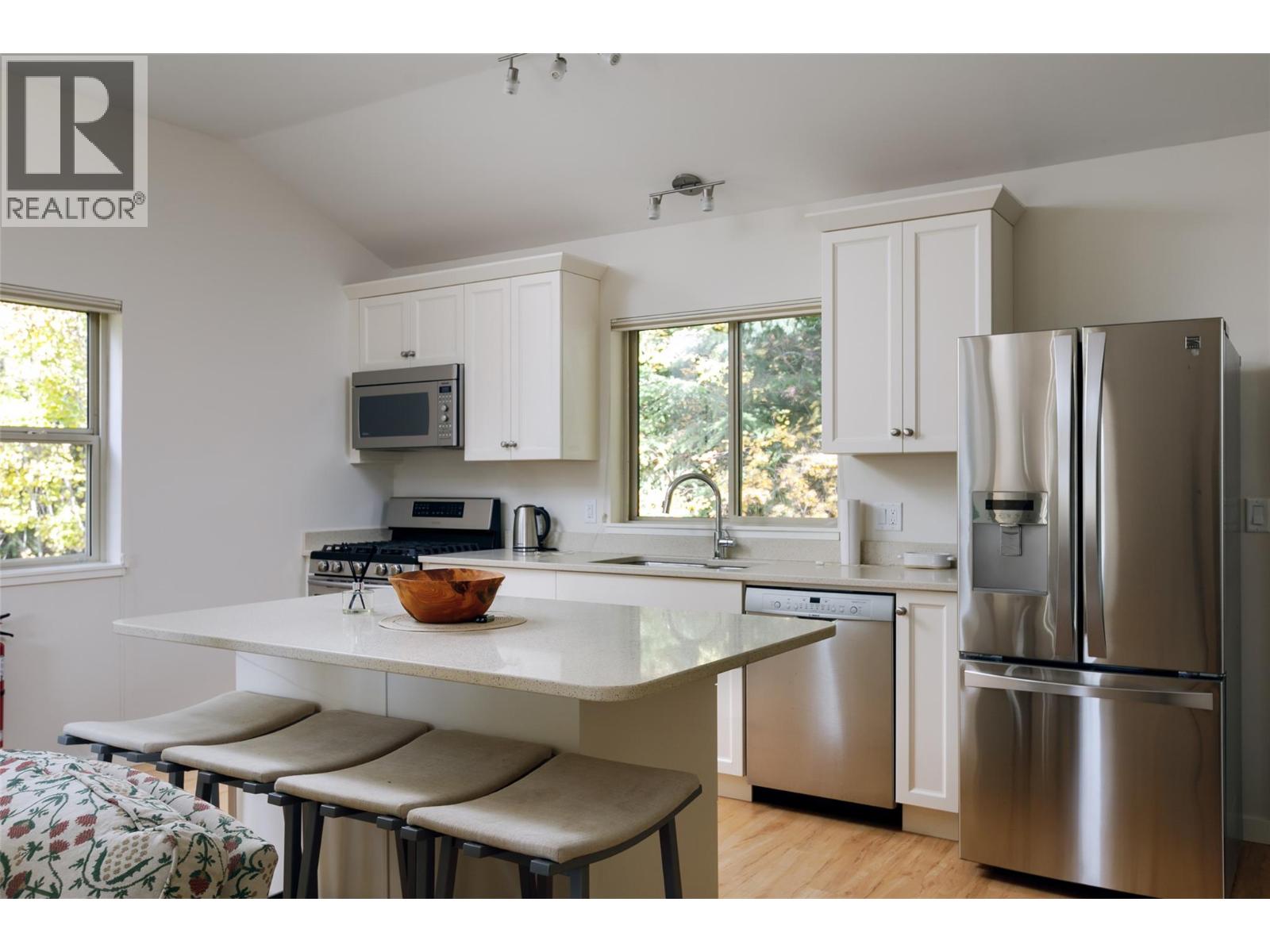 8100/8104 Silver Star Road Road - 78