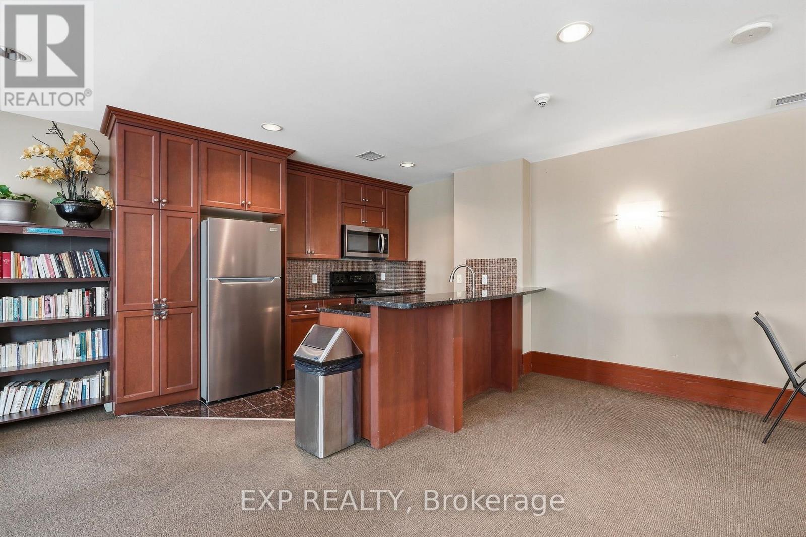 #304 234 RIDEAU STREET - 17