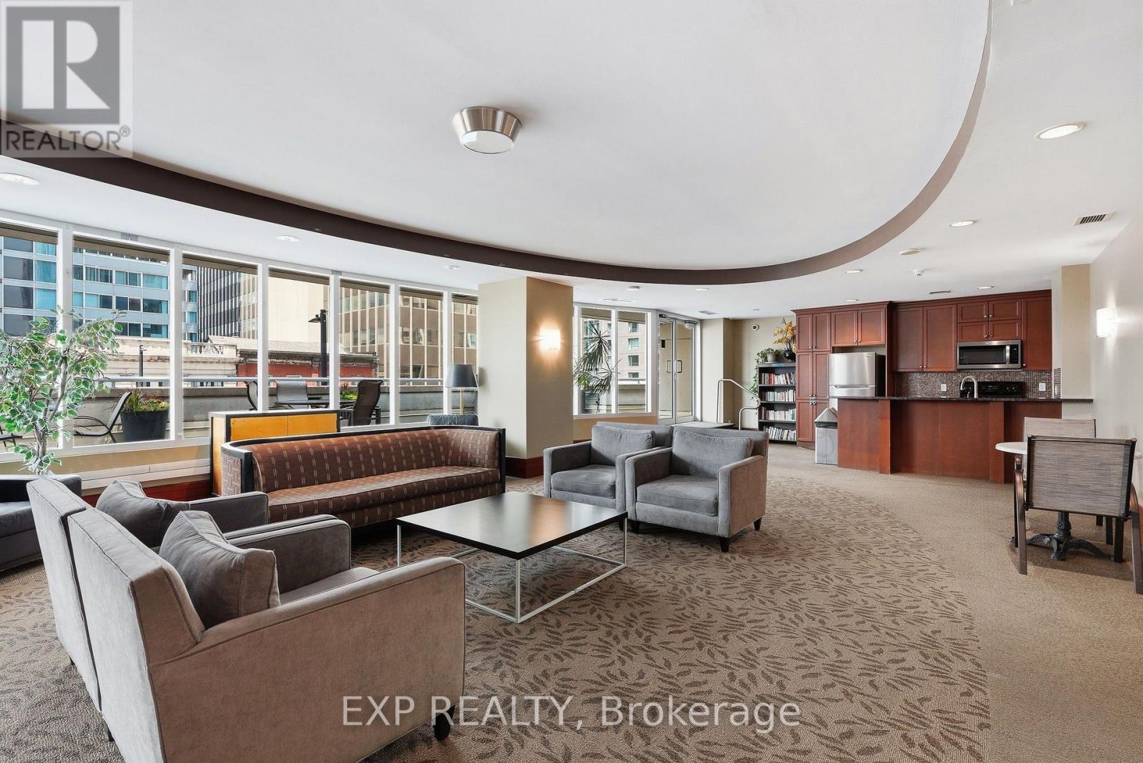#304 234 RIDEAU STREET - 18