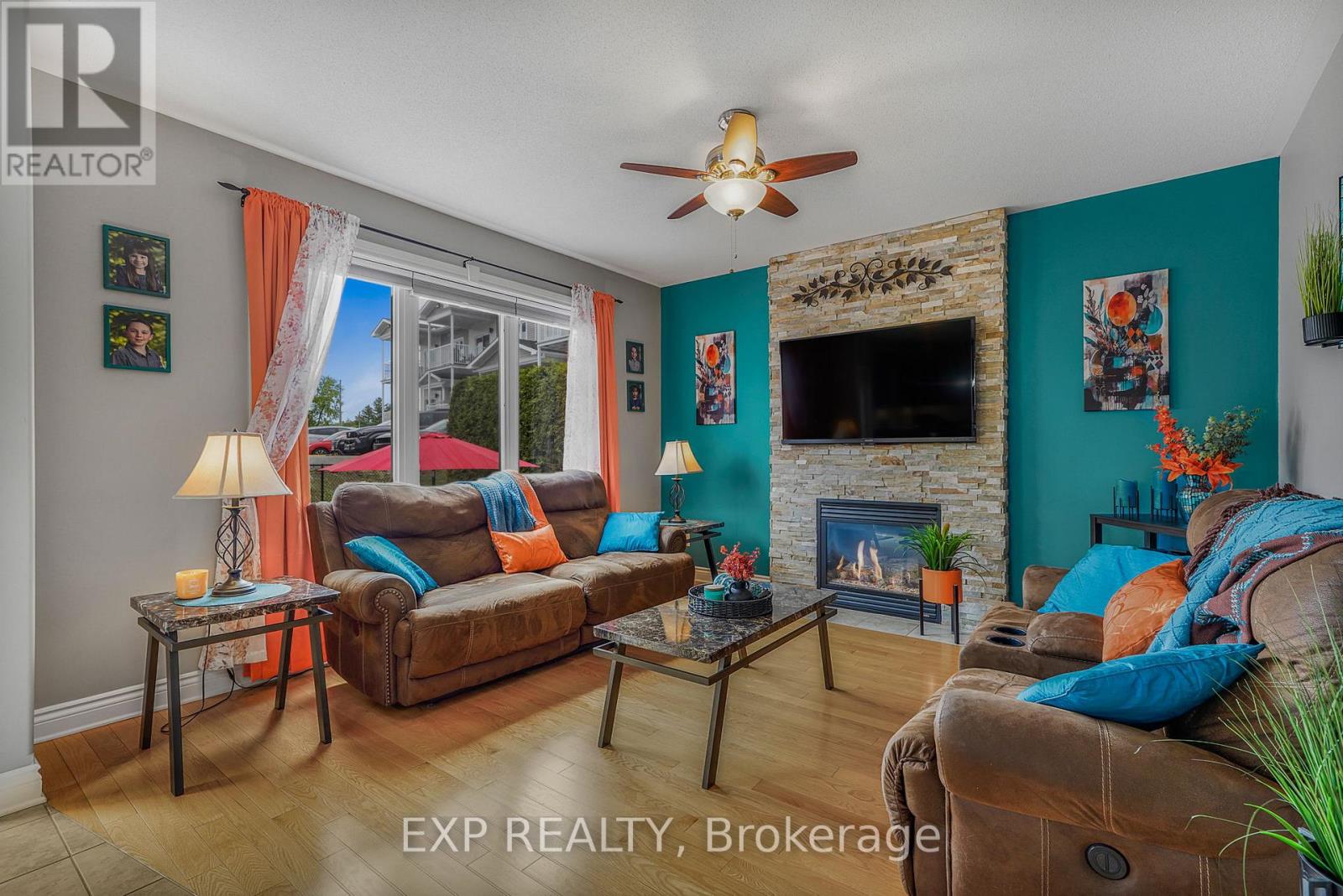224 TOPAZE CRESCENT - 13