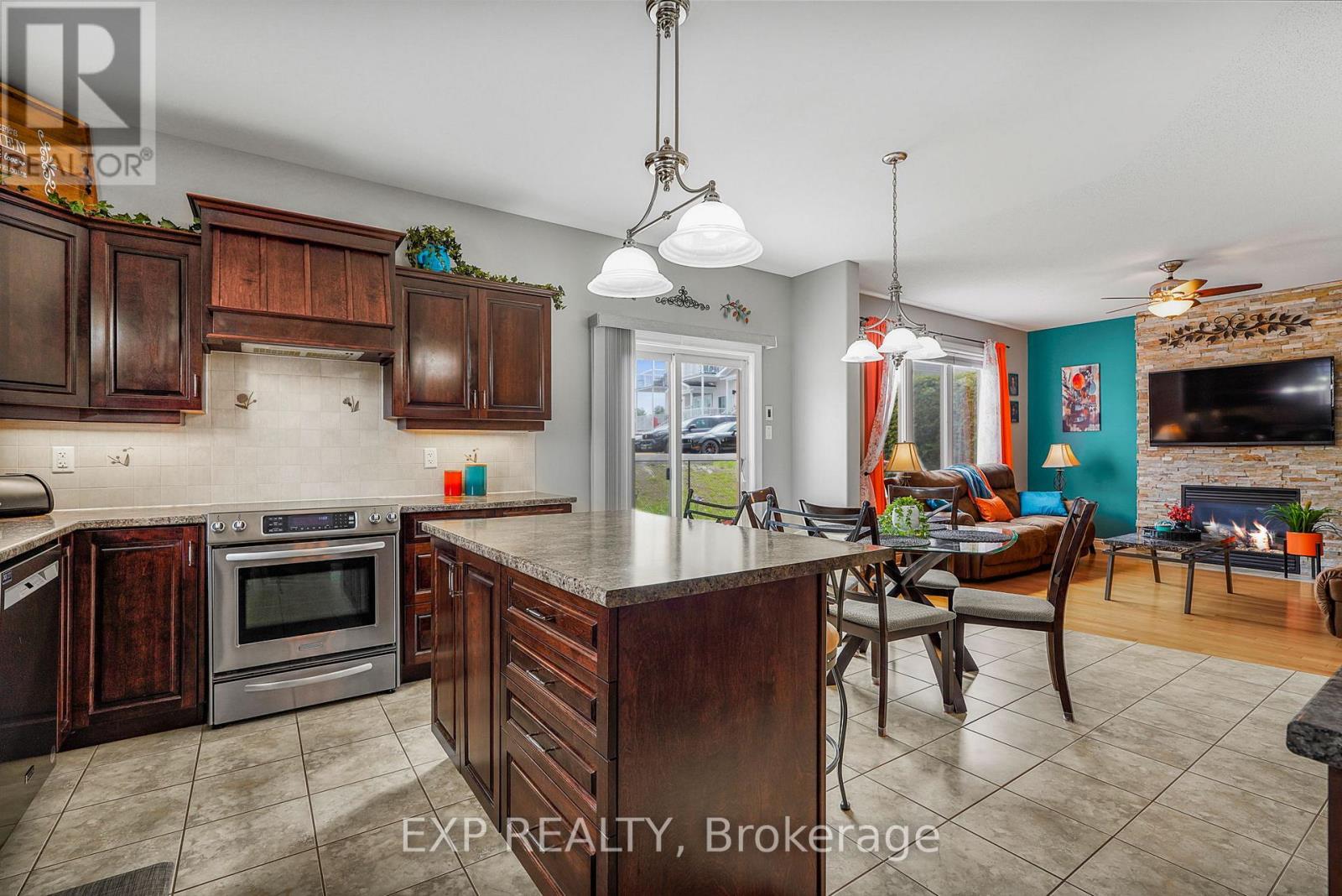 224 TOPAZE CRESCENT - 21