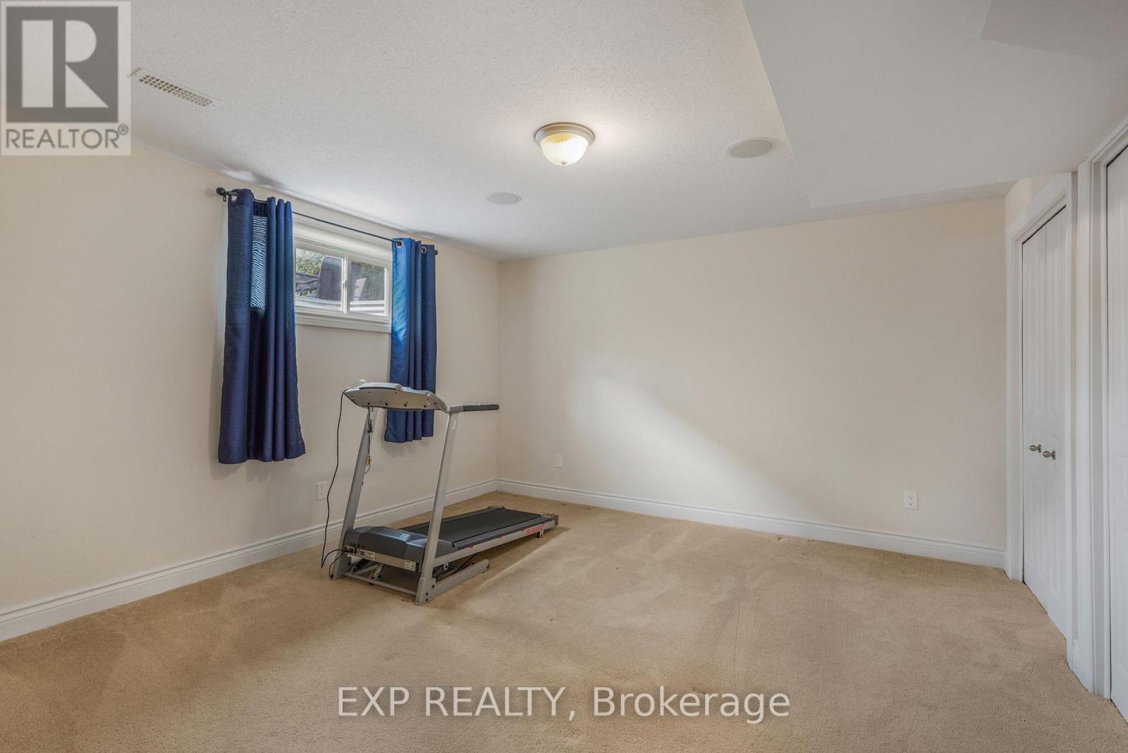 224 TOPAZE CRESCENT - 36