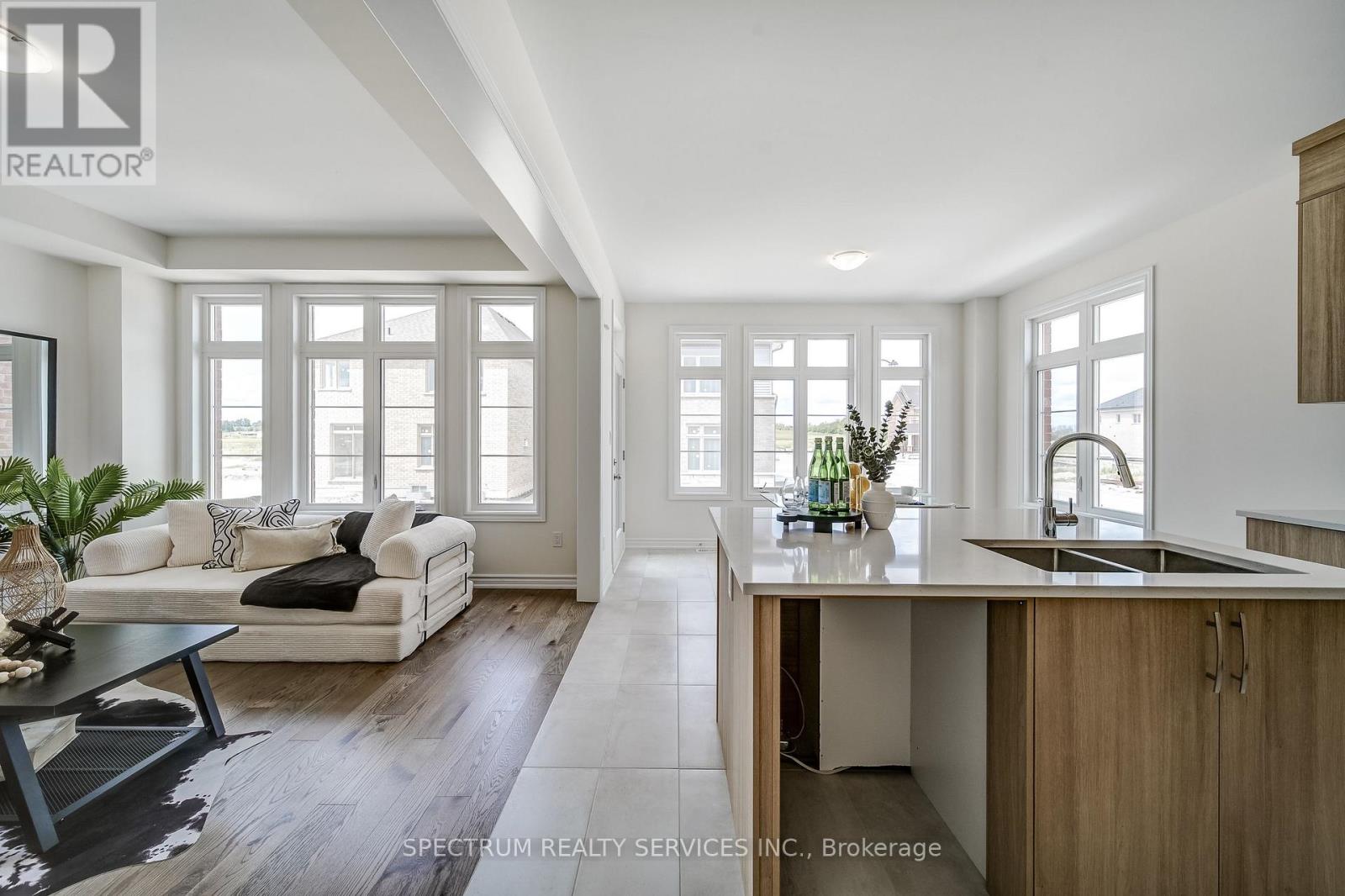 52 FATHER MUCKLE AVENUE - 17