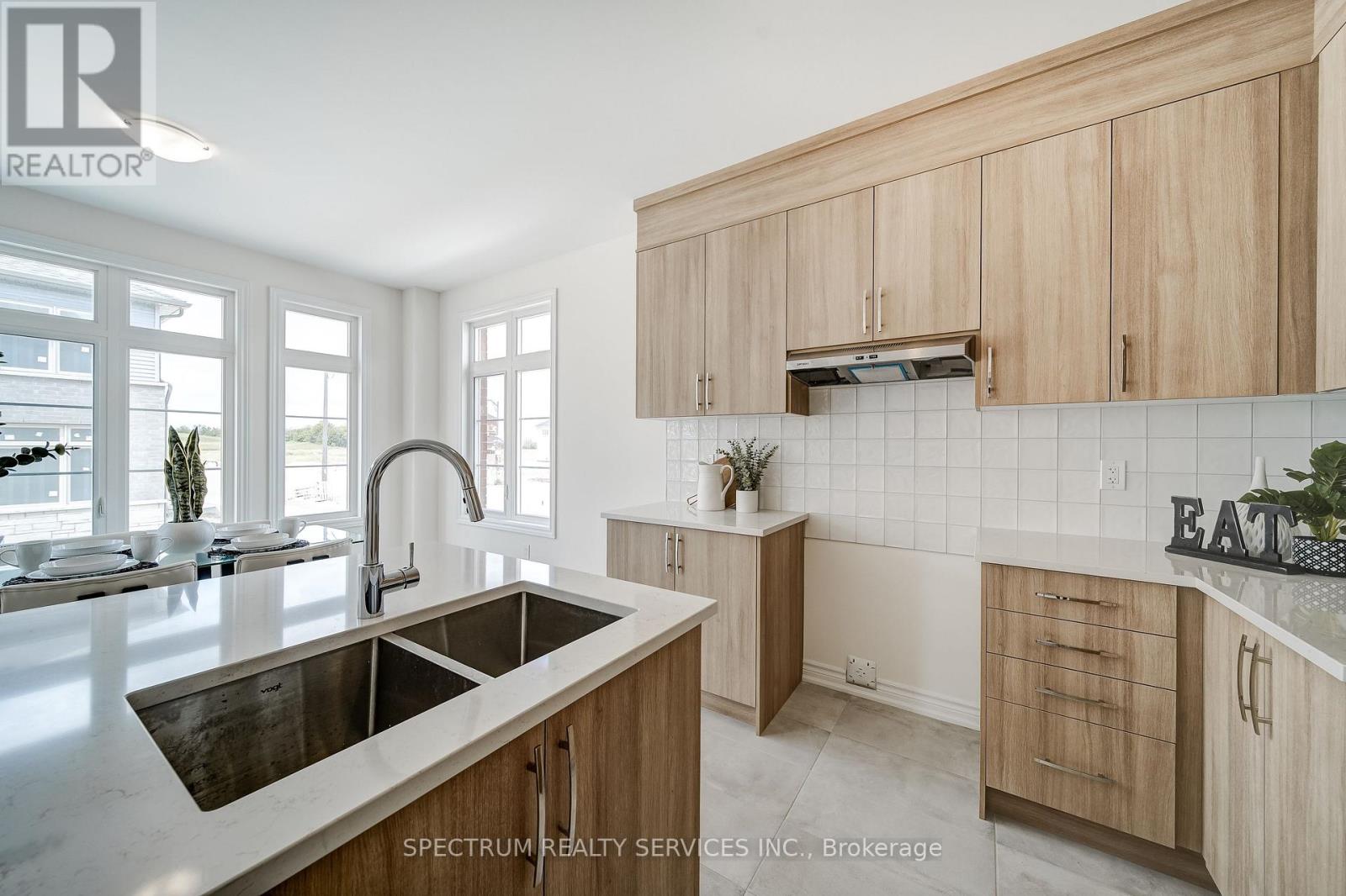52 FATHER MUCKLE AVENUE - 23