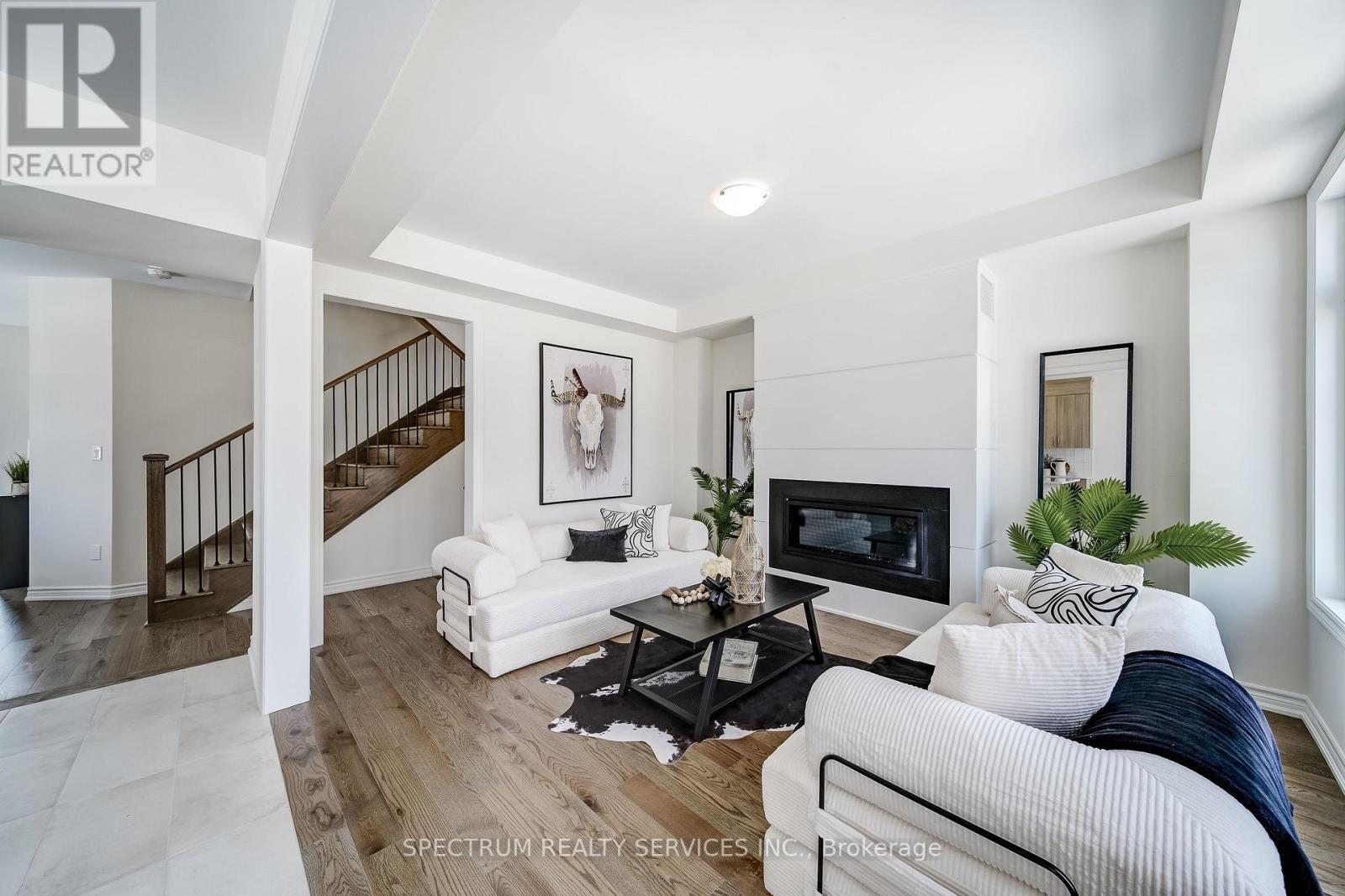52 FATHER MUCKLE AVENUE - 26