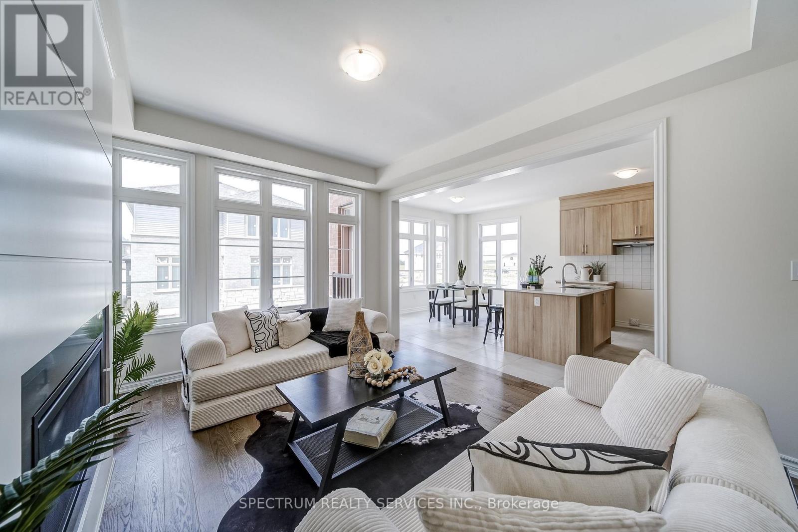 52 FATHER MUCKLE AVENUE - 27
