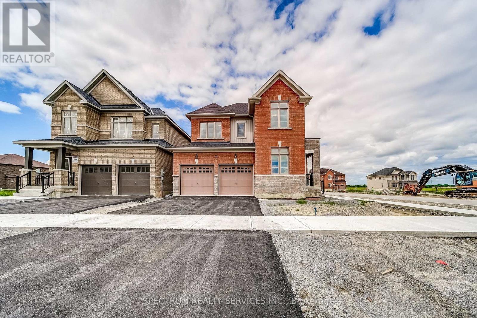 52 FATHER MUCKLE AVENUE - 3