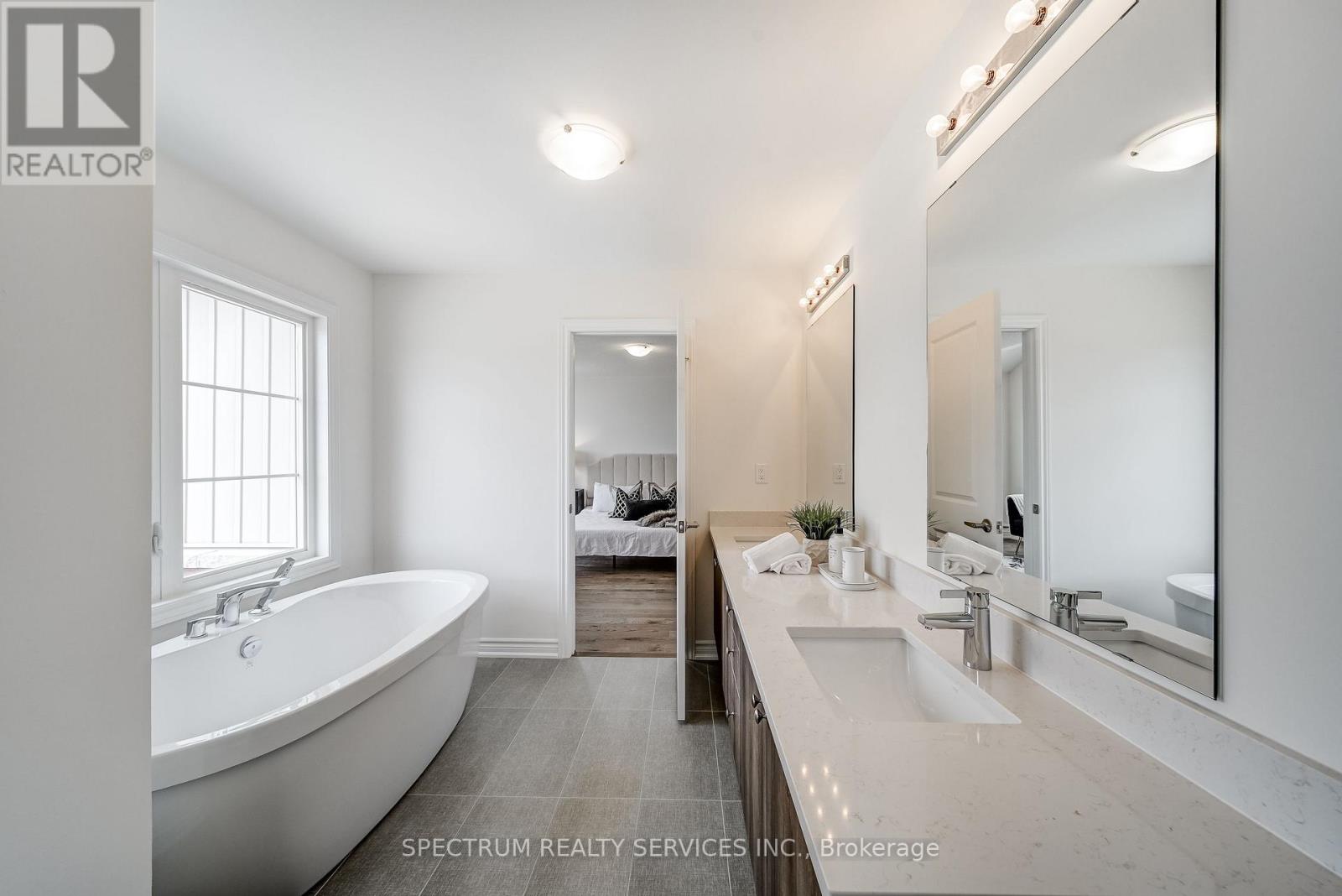 52 FATHER MUCKLE AVENUE - 35