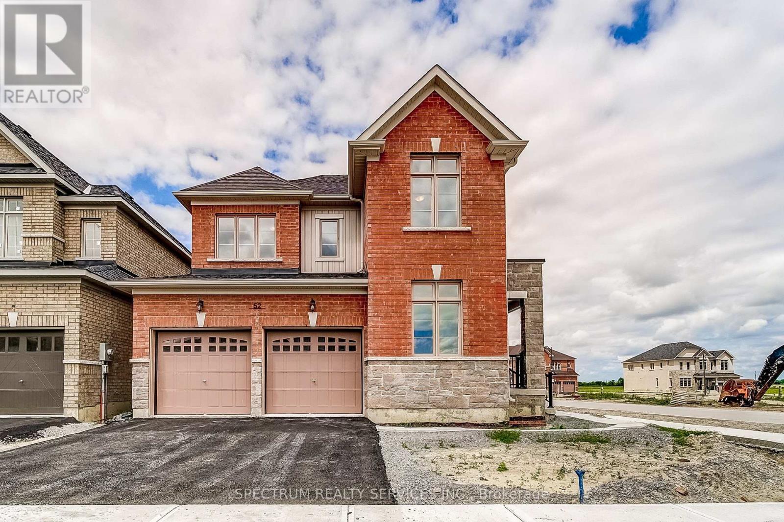 52 FATHER MUCKLE AVENUE - 4