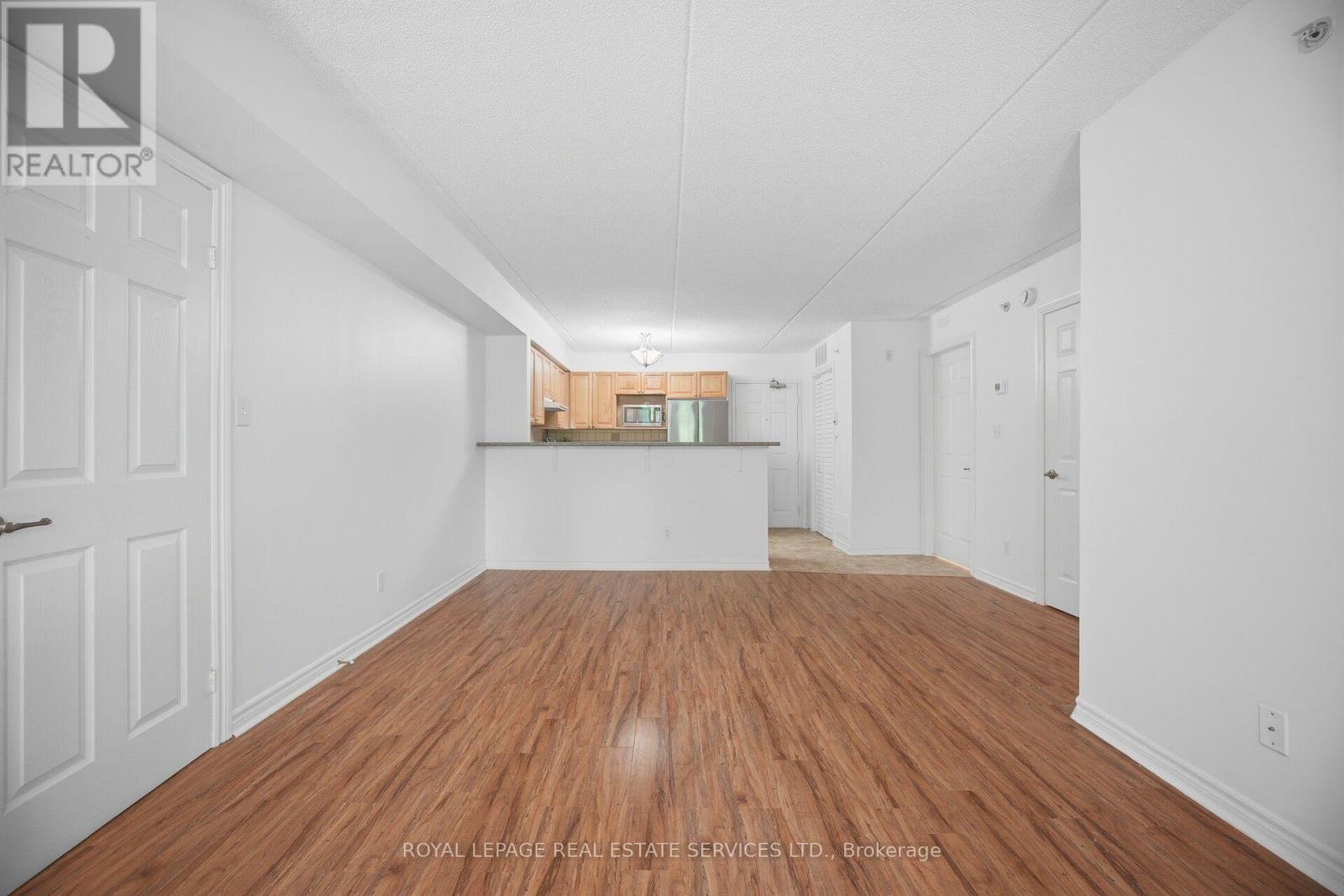 #209 1490 BISHOPS GATE - 9